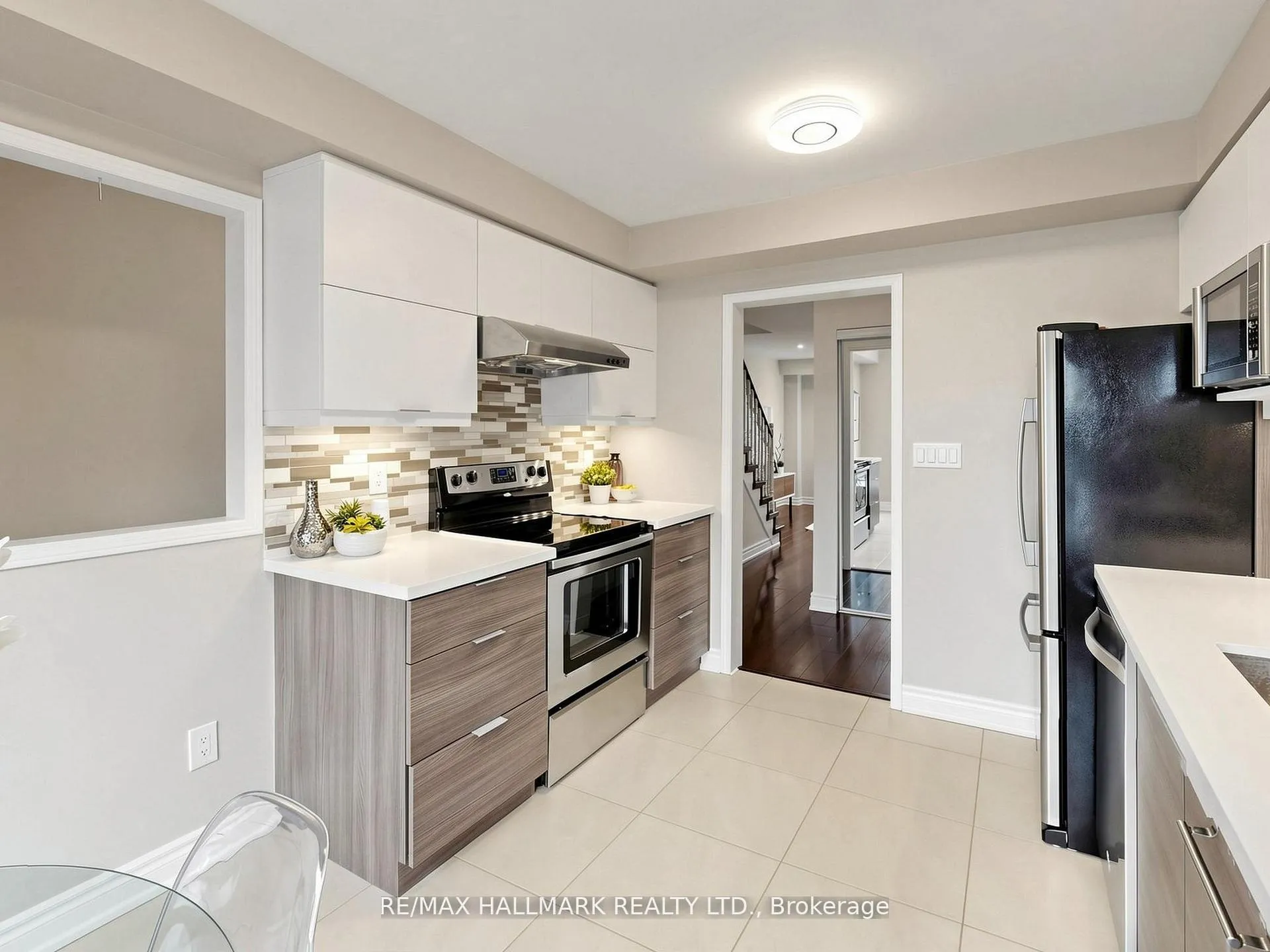 Photo 11 of 62 Wyatt Lane, Aurora, Bayview Wellington — HOMEH