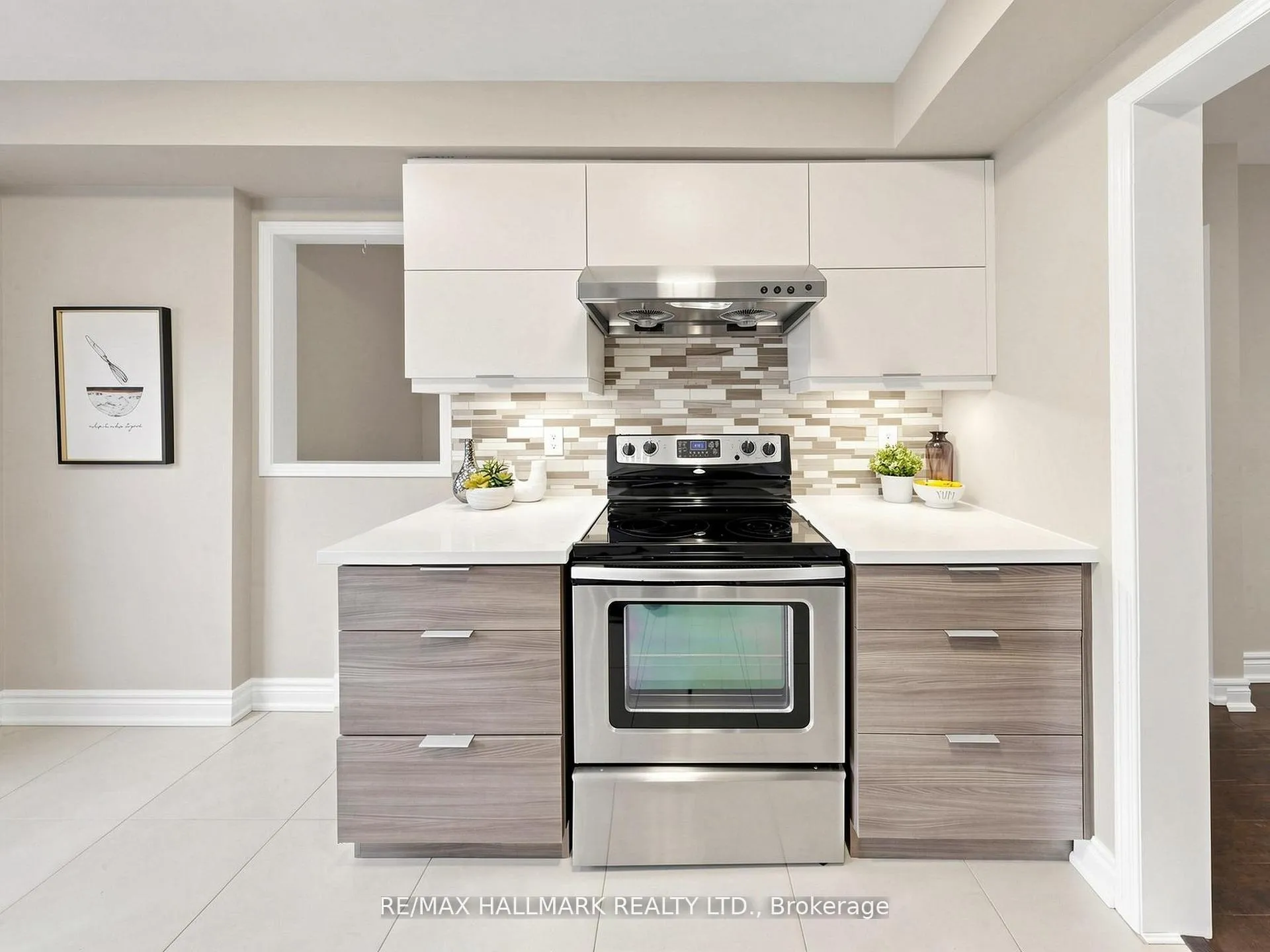 Photo 14 of 62 Wyatt Lane, Aurora, Bayview Wellington — HOMEH