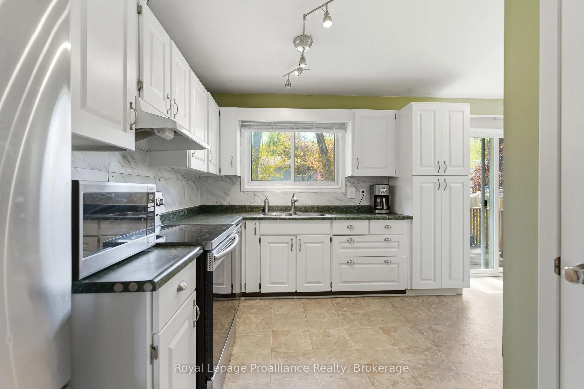 Photo 6 of 85 Nicholas Street, Quinte West, Trenton Ward — HOMEH