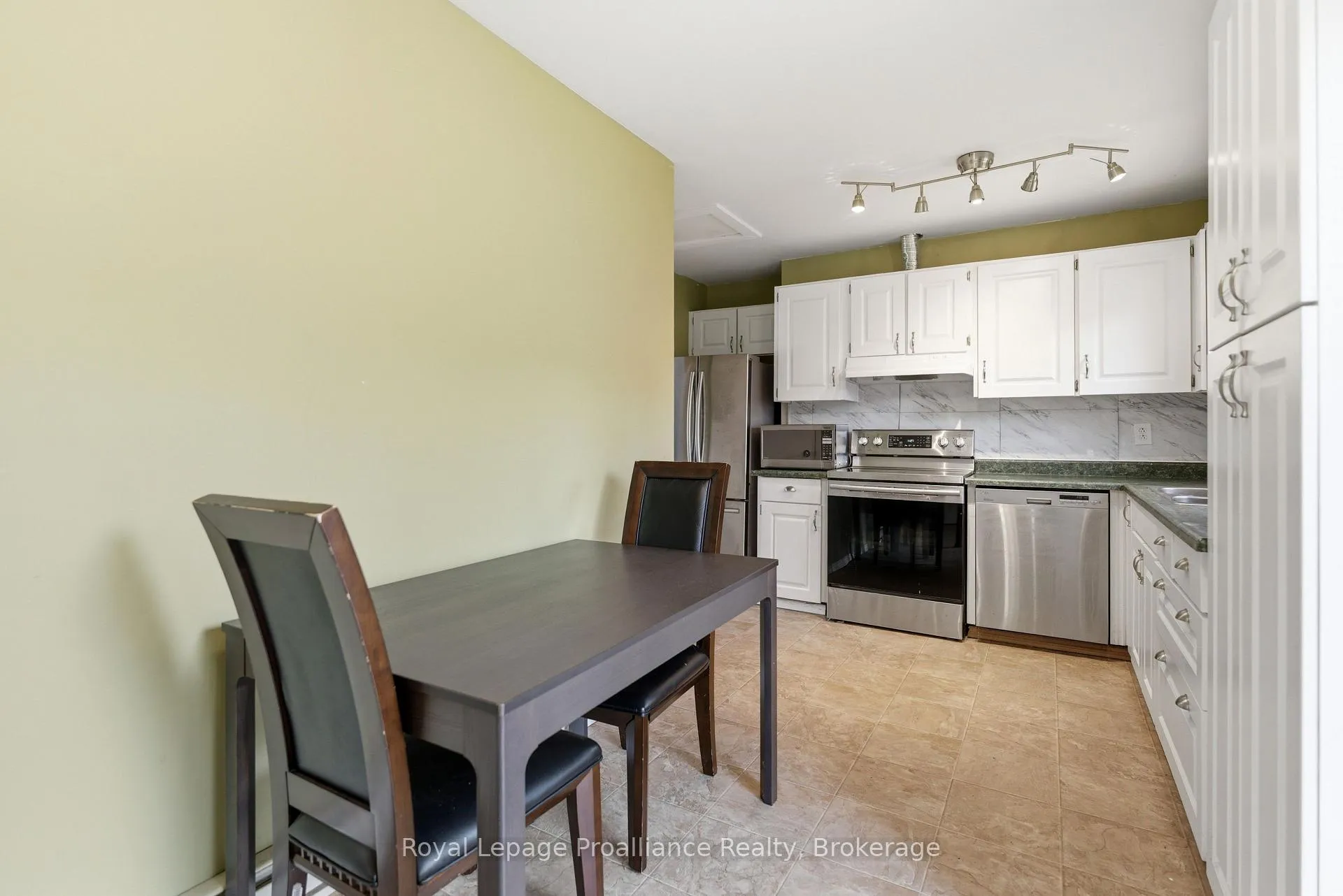 Photo 8 of 85 Nicholas Street, Quinte West, Trenton Ward — HOMEH