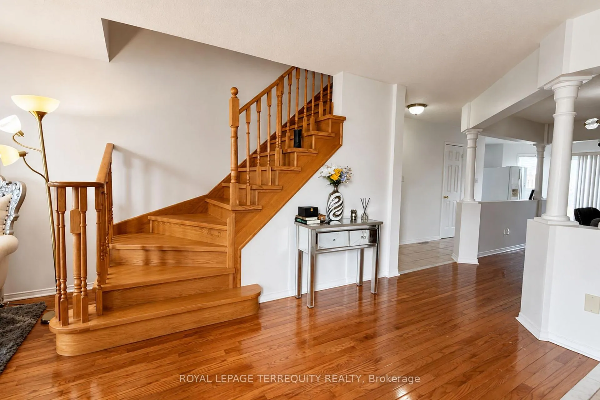 Photo 4 of Unit UPPER, 1215 Wadebridge Crescent, Oshawa, Eastdale — HOMEH
