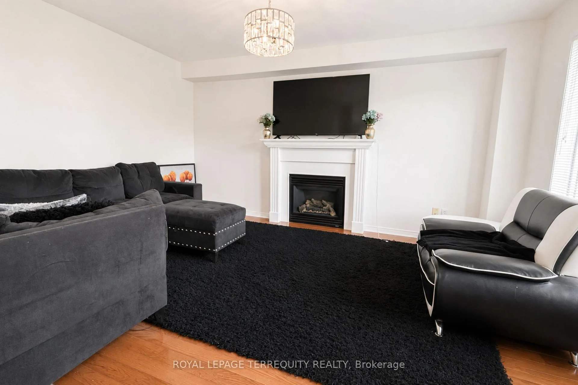 Photo 7 of Unit UPPER, 1215 Wadebridge Crescent, Oshawa, Eastdale — HOMEH