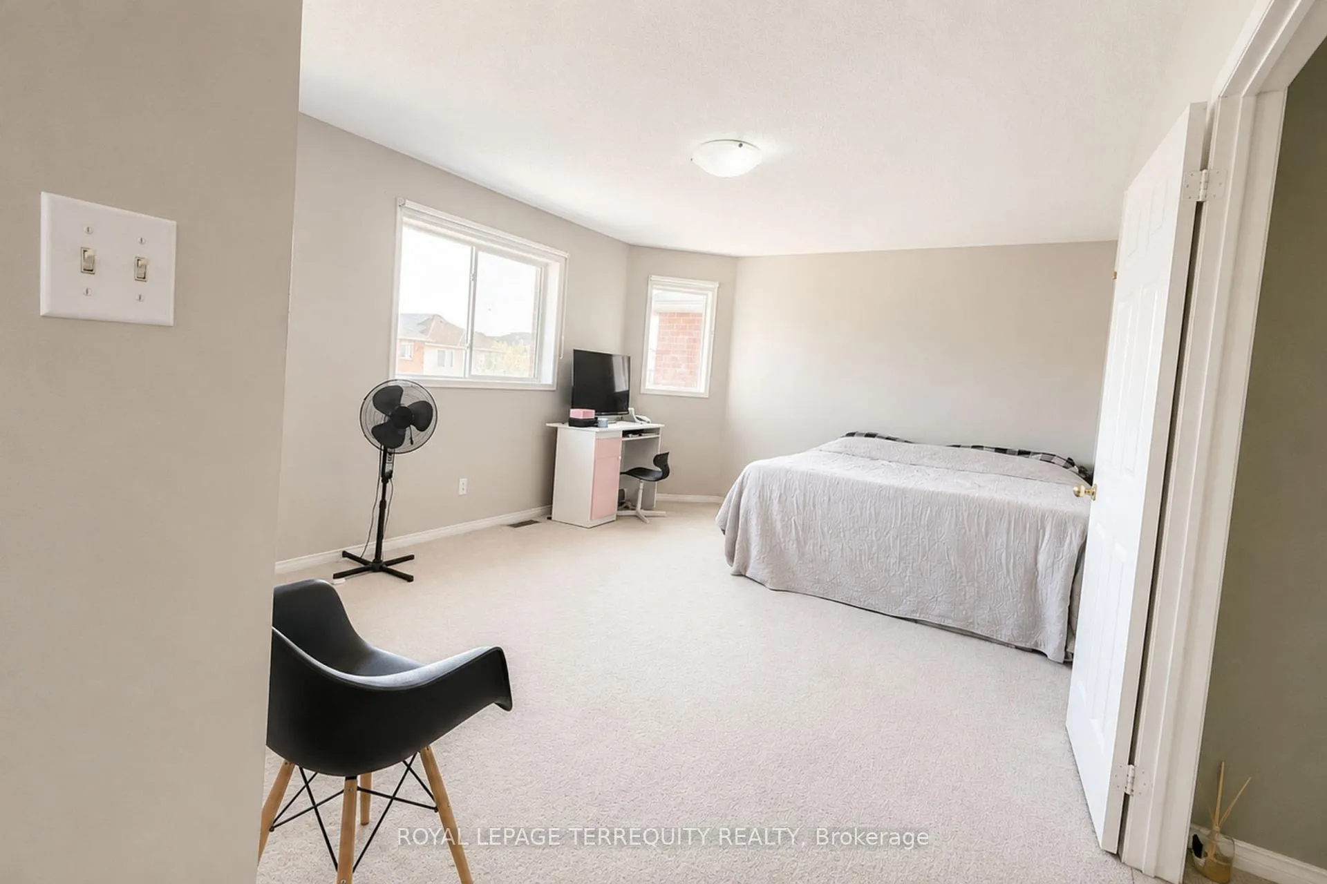 Photo 9 of Unit UPPER, 1215 Wadebridge Crescent, Oshawa, Eastdale — HOMEH