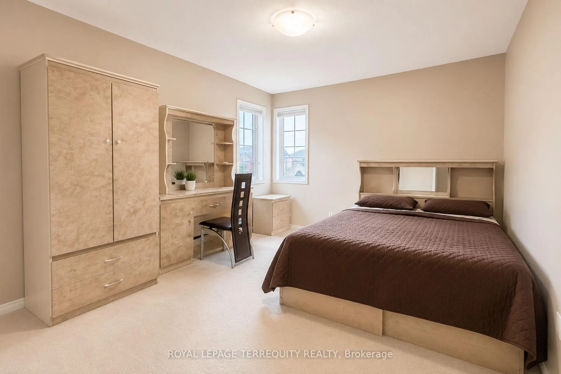 Photo 11 of Unit UPPER, 1215 Wadebridge Crescent, Oshawa, Eastdale — HOMEH