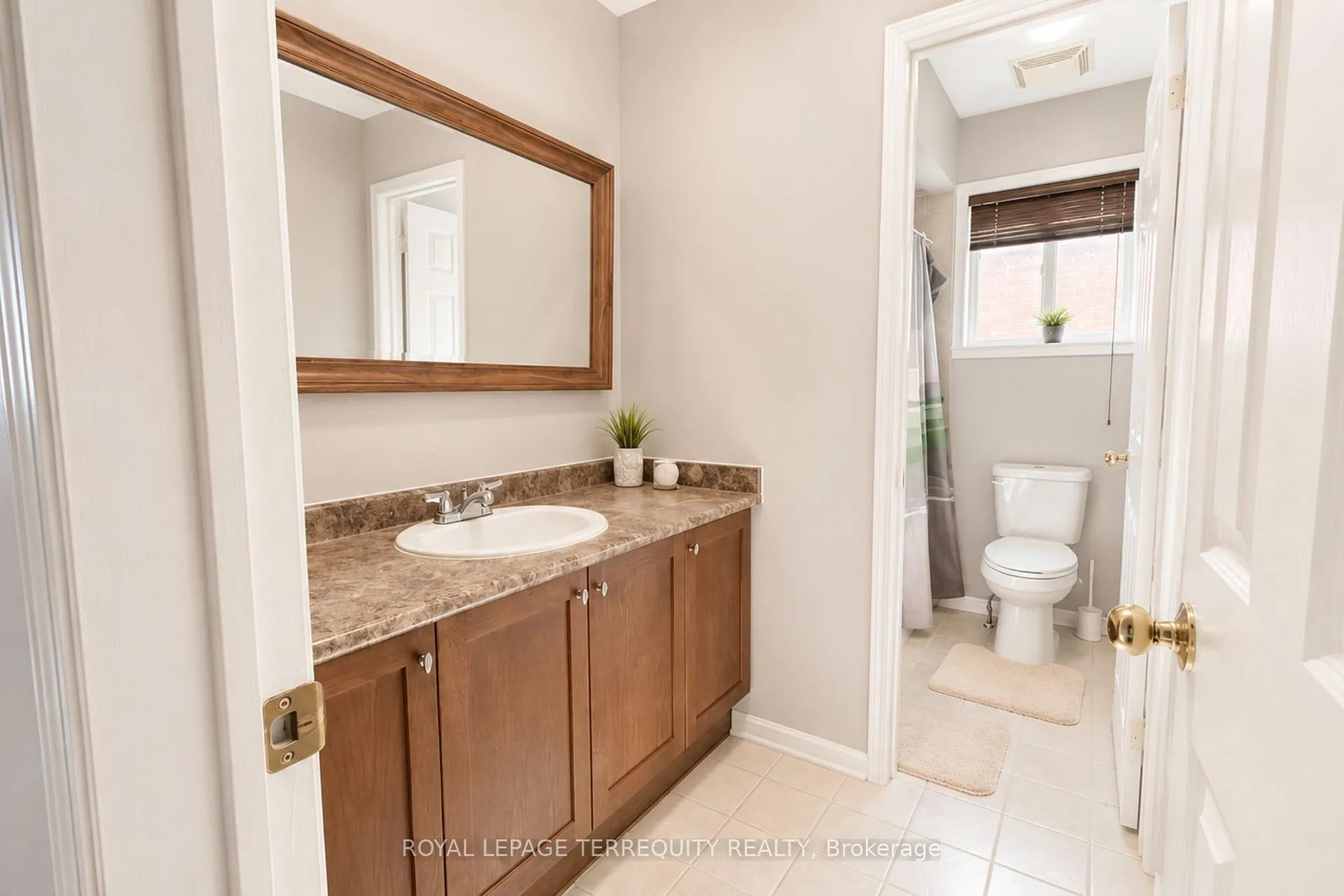 Photo 14 of Unit UPPER, 1215 Wadebridge Crescent, Oshawa, Eastdale — HOMEH