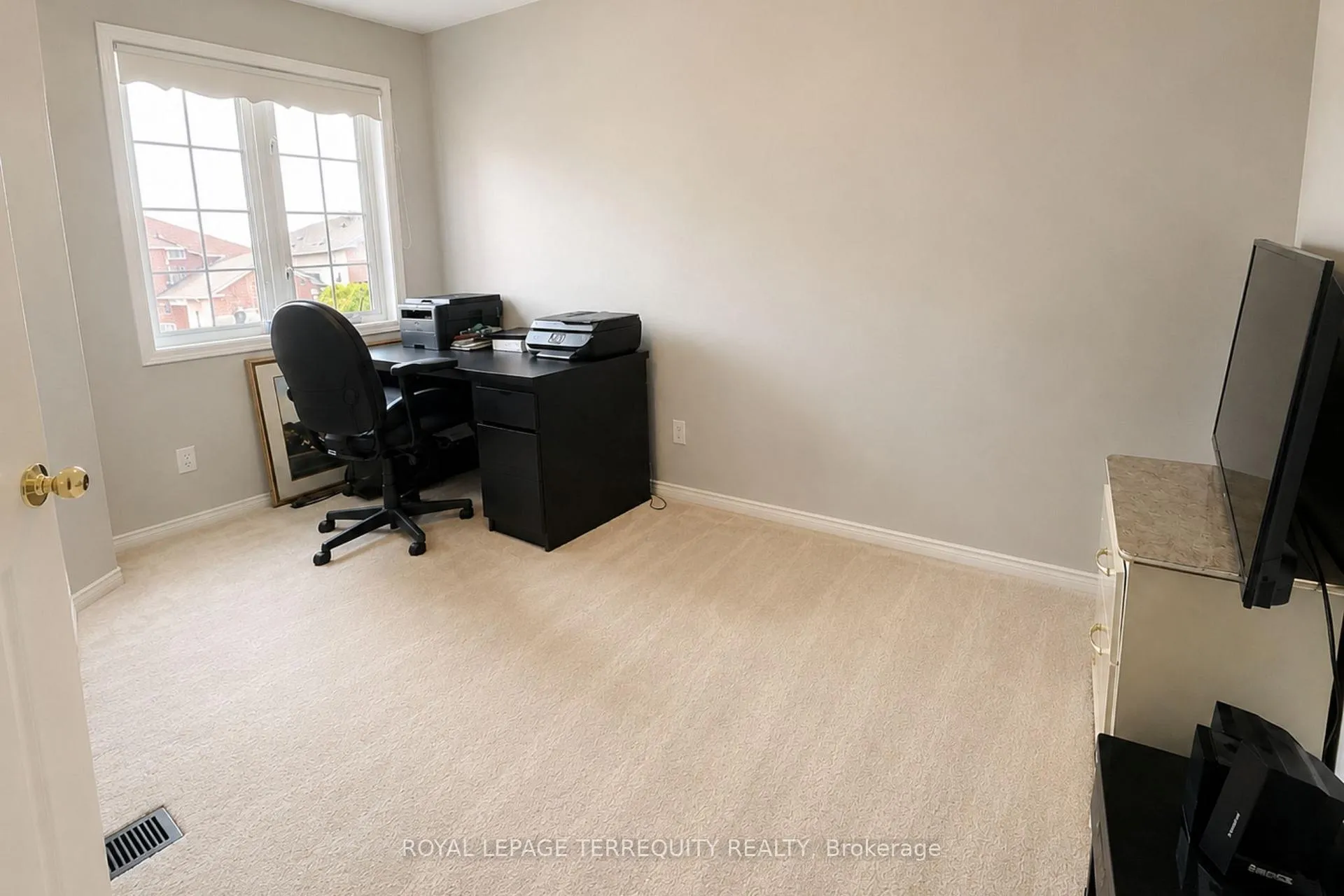 Photo 16 of Unit UPPER, 1215 Wadebridge Crescent, Oshawa, Eastdale — HOMEH