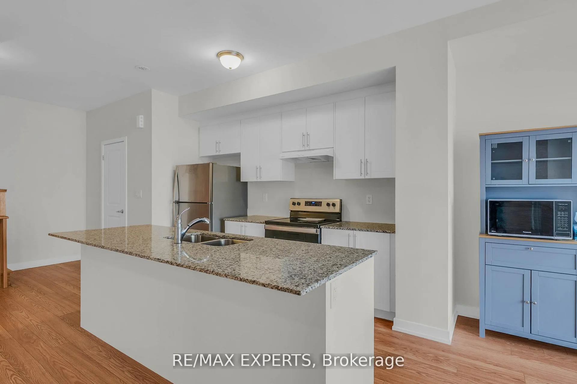 Photo 16 of 34 Dandara Gate, Vaughan, Steeles West Industrial — HOMEH