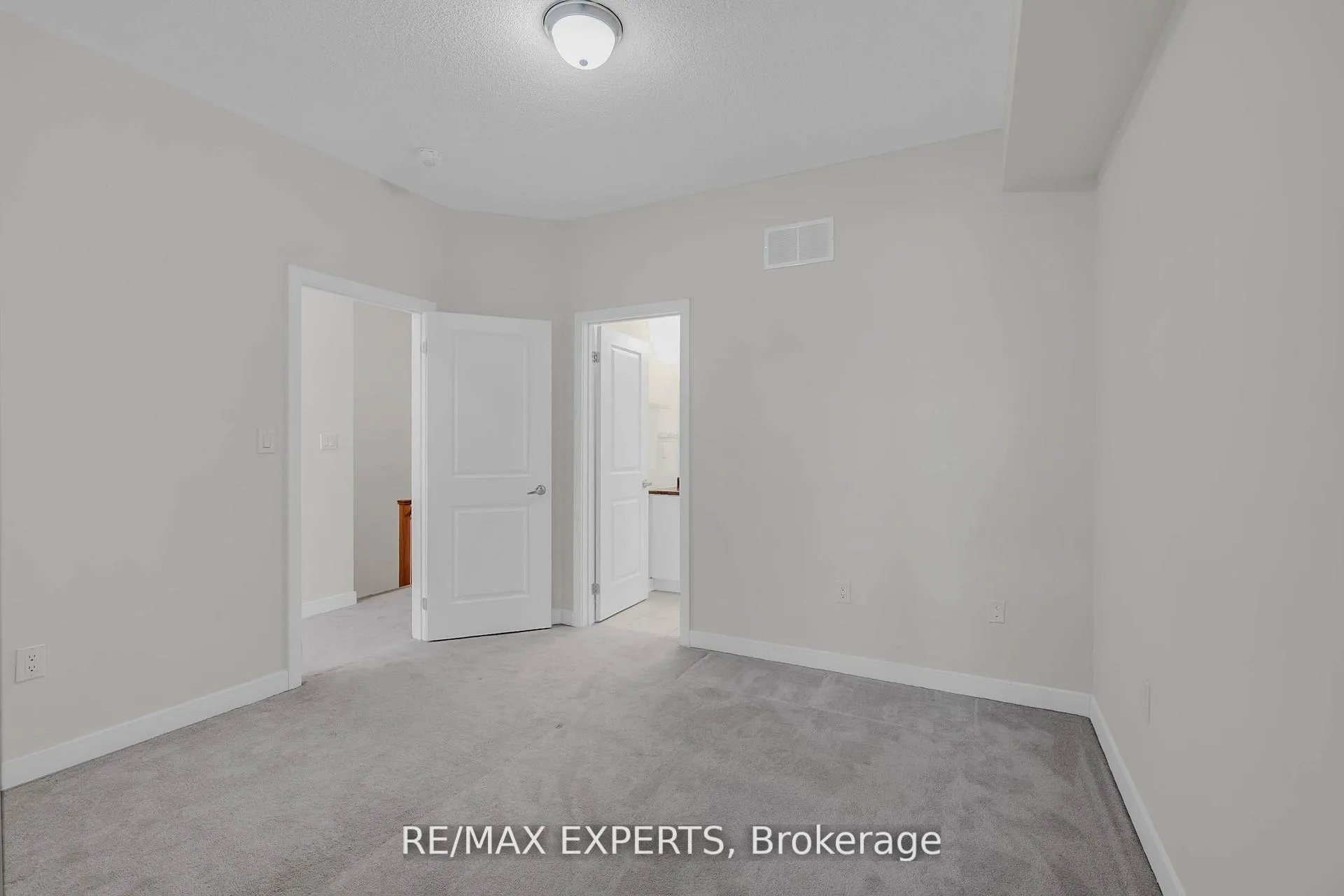 Photo 26 of 34 Dandara Gate, Vaughan, Steeles West Industrial — HOMEH