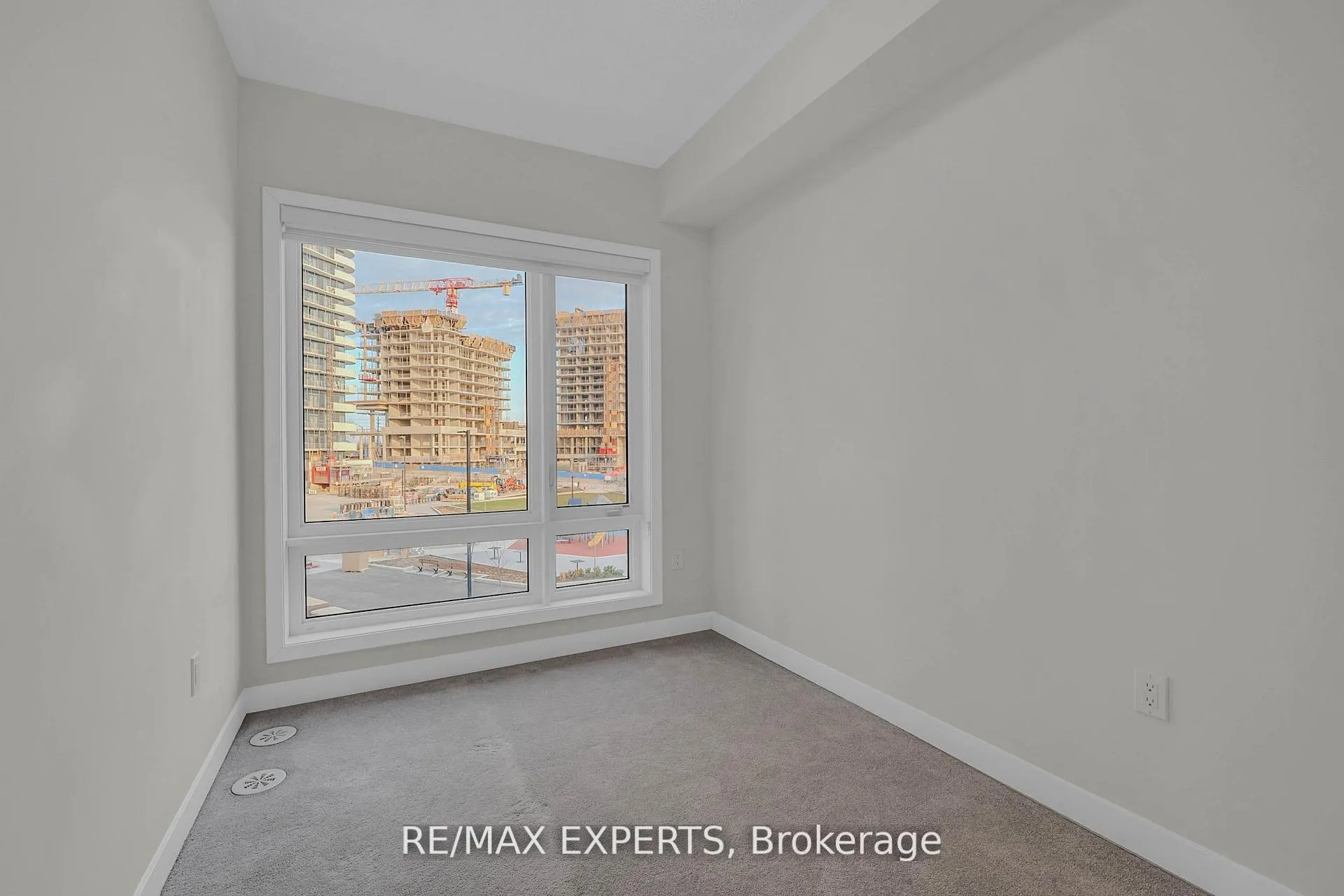 Photo 28 of 34 Dandara Gate, Vaughan, Steeles West Industrial — HOMEH