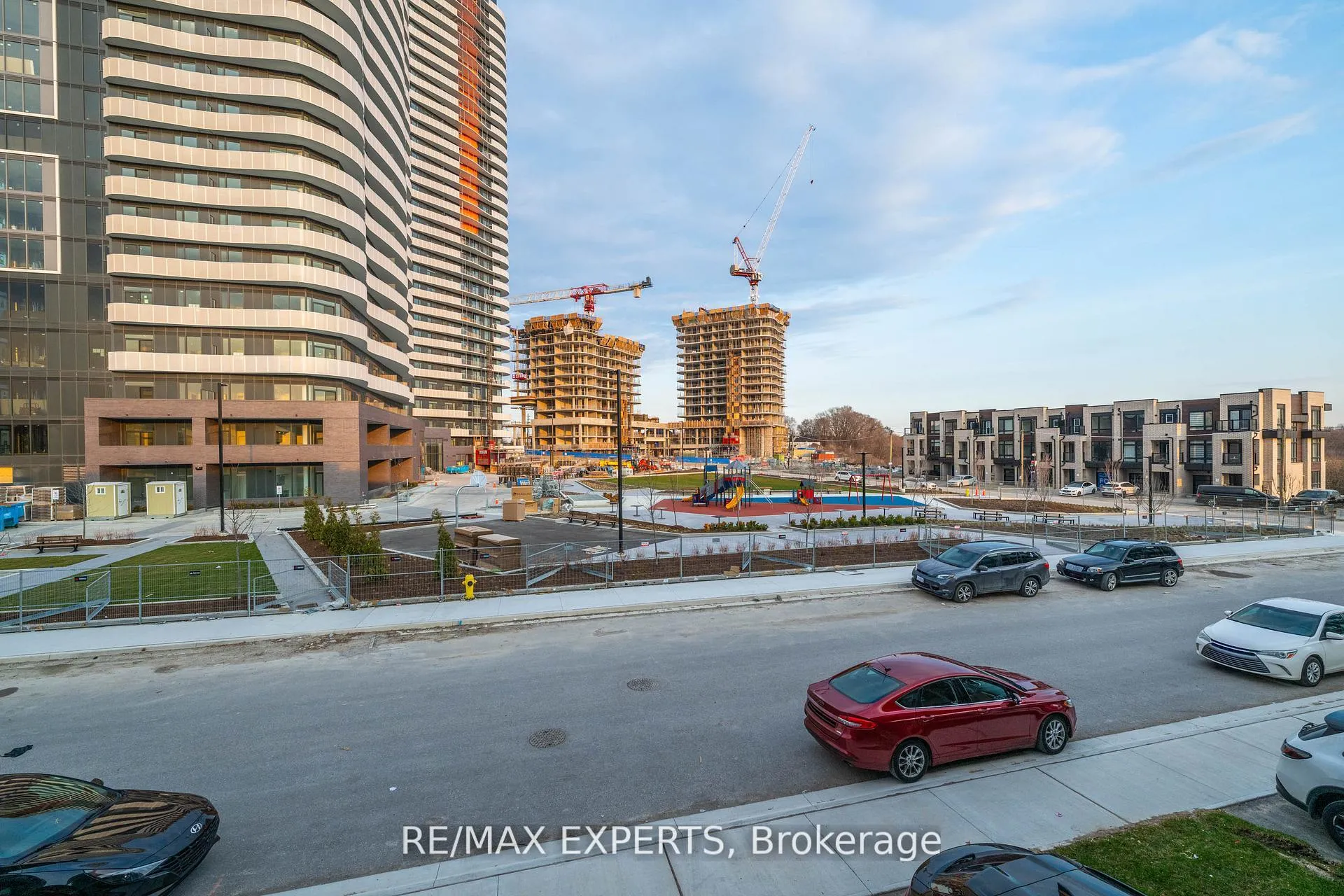 Photo 34 of 34 Dandara Gate, Vaughan, Steeles West Industrial — HOMEH