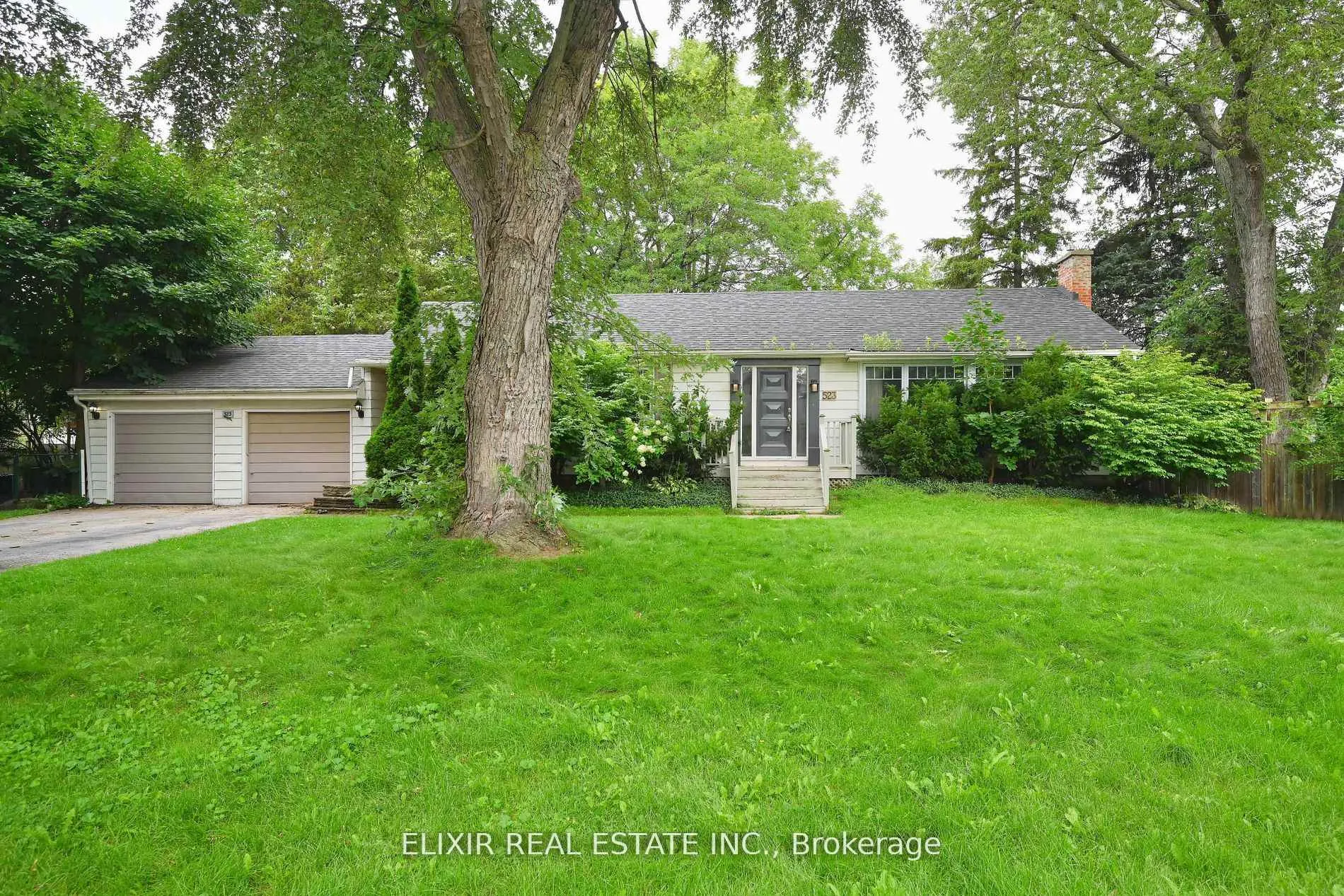 Front of 523 Oriole (upper) Drive