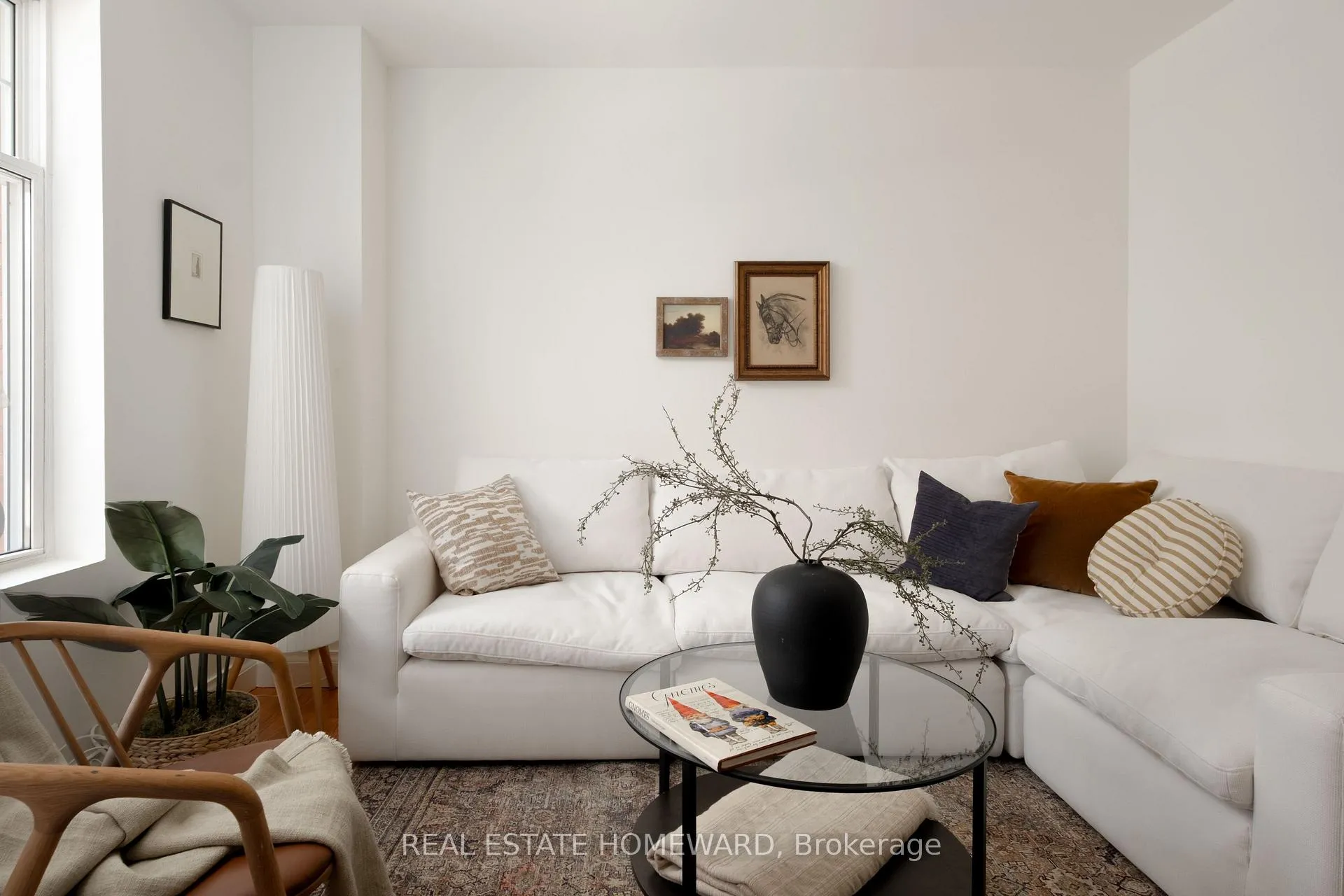 Photo 5 of 52 Balfour Avenue, Toronto, Danforth Village-East York — HOMEH