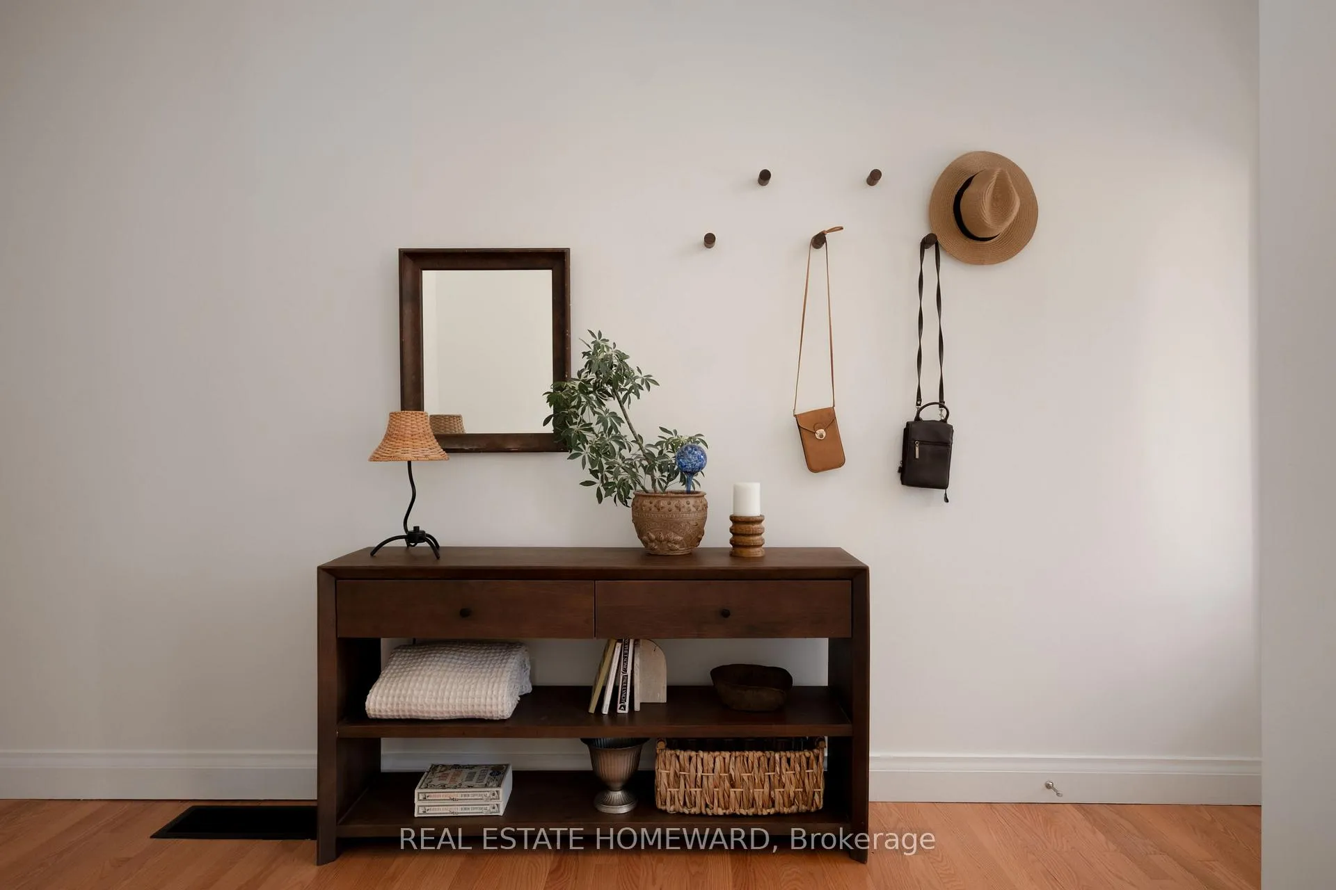 Photo 7 of 52 Balfour Avenue, Toronto, Danforth Village-East York — HOMEH