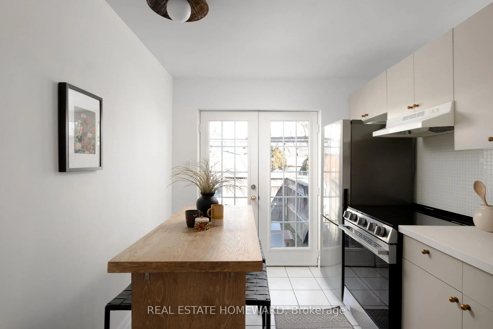 Photo 14 of 52 Balfour Avenue, Toronto, Danforth Village-East York — HOMEH