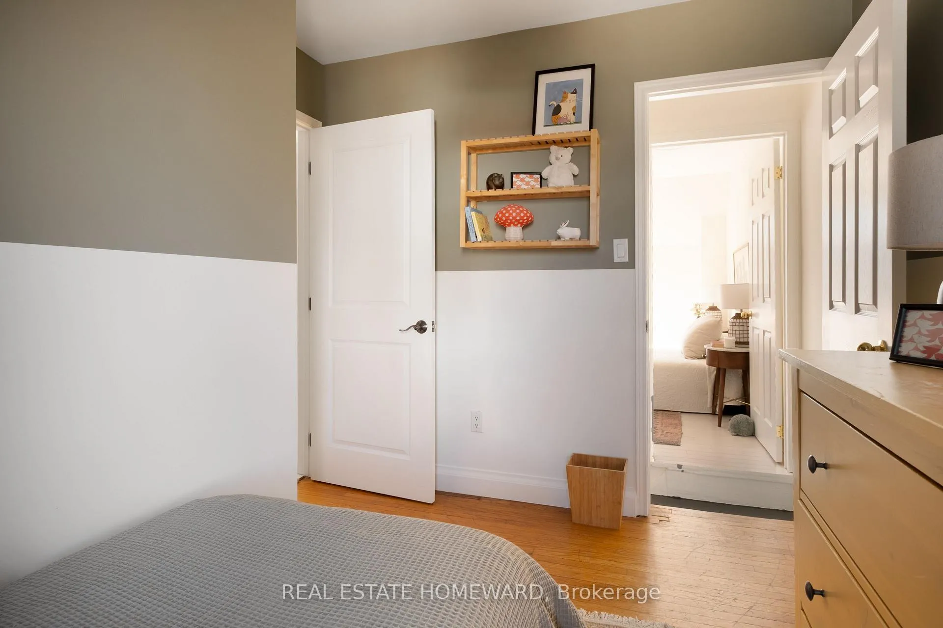 Photo 22 of 52 Balfour Avenue, Toronto, Danforth Village-East York — HOMEH
