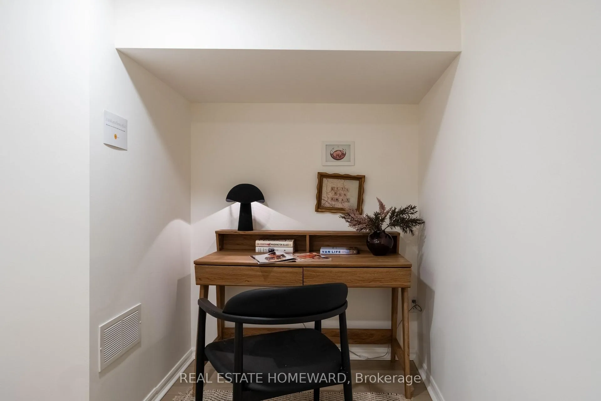 Photo 29 of 52 Balfour Avenue, Toronto, Danforth Village-East York — HOMEH