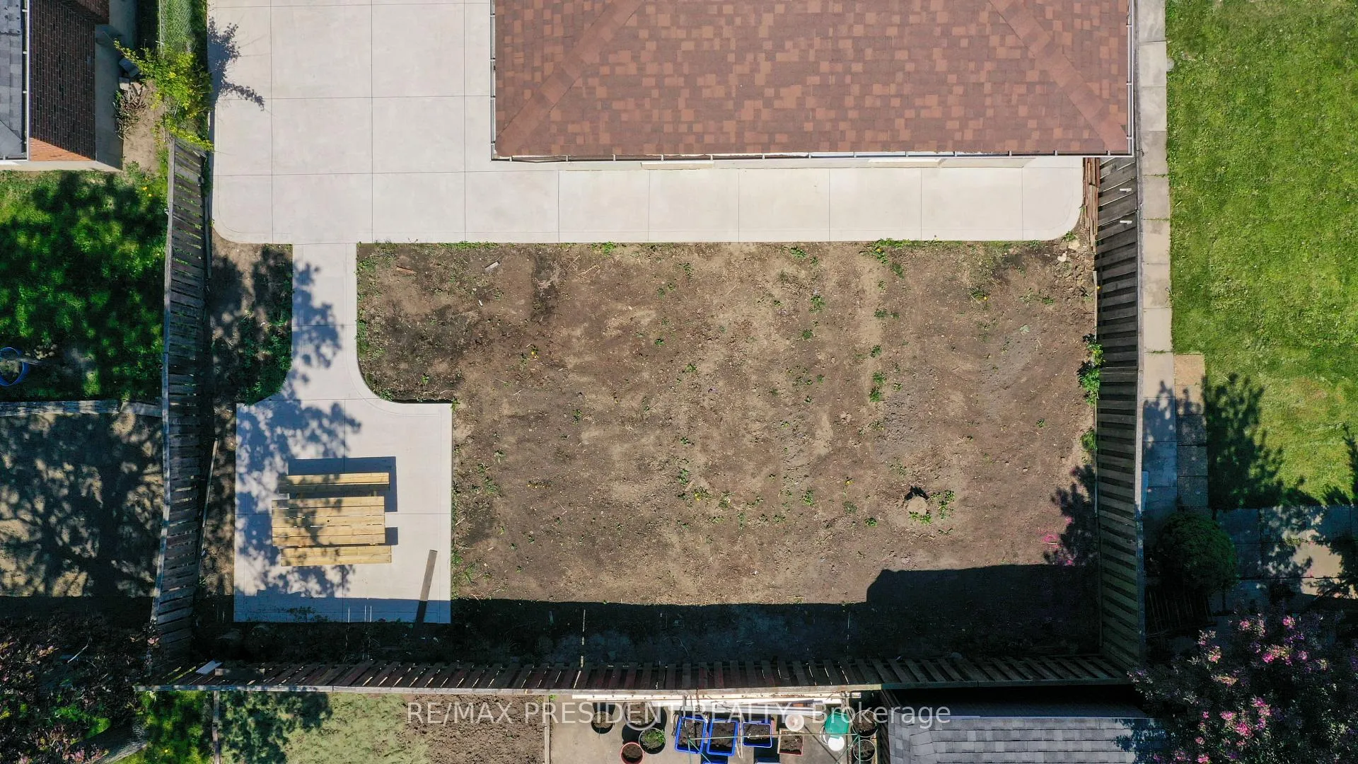 Photo 4 of 233 Rutherford Road N, Brampton, Madoc — HOMEH