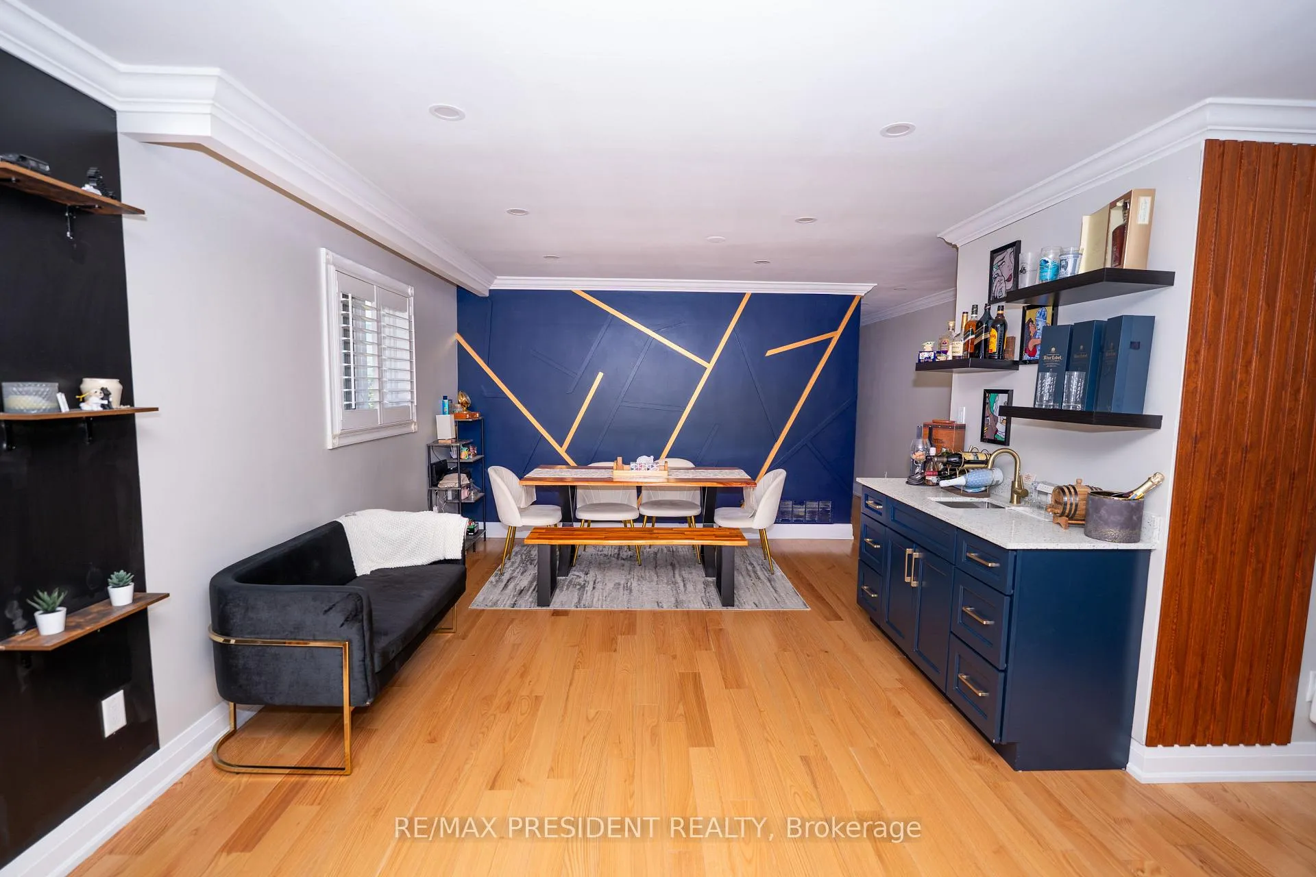 Photo 6 of 233 Rutherford Road N, Brampton, Madoc — HOMEH