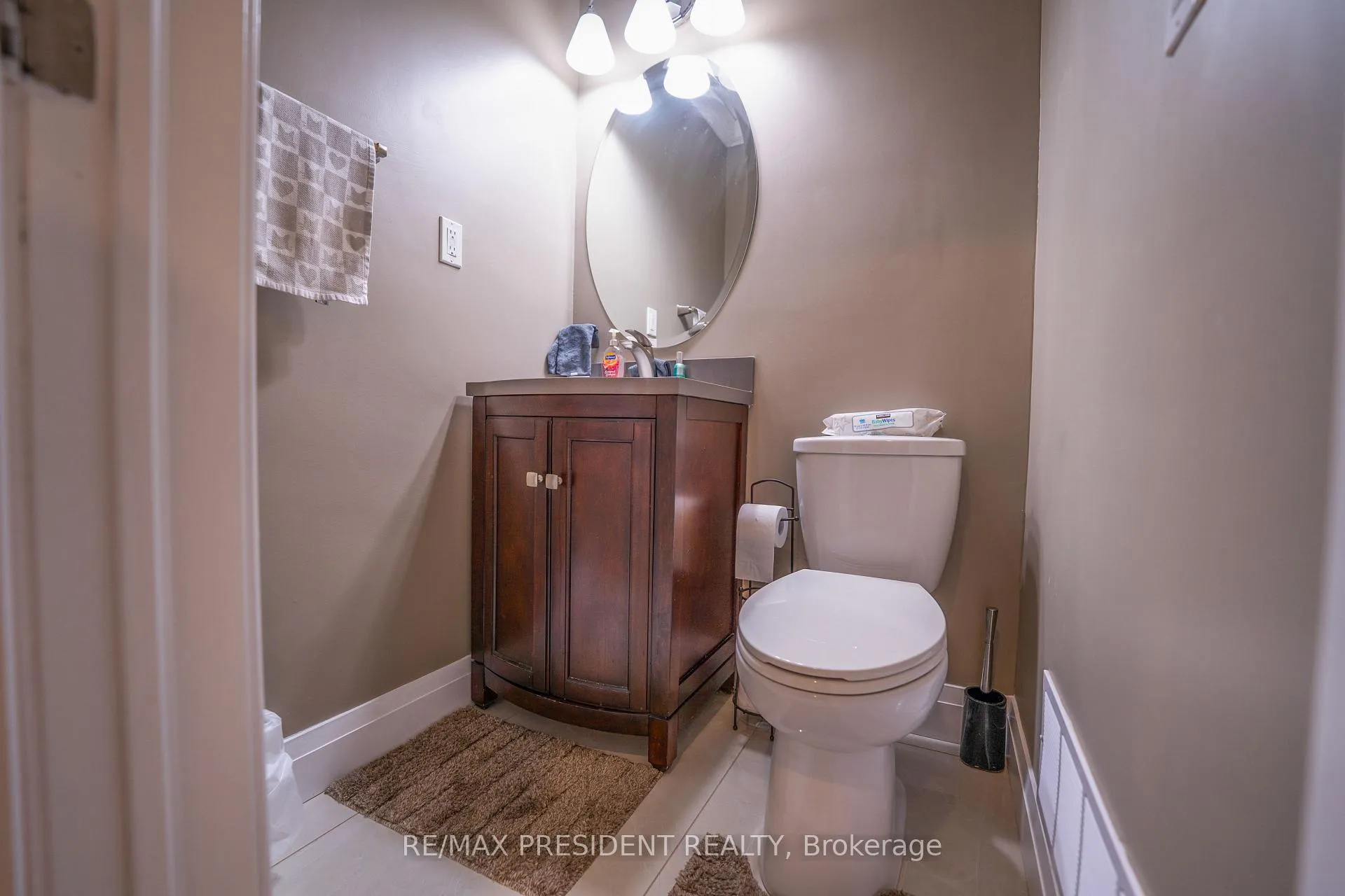 Photo 12 of 233 Rutherford Road N, Brampton, Madoc — HOMEH