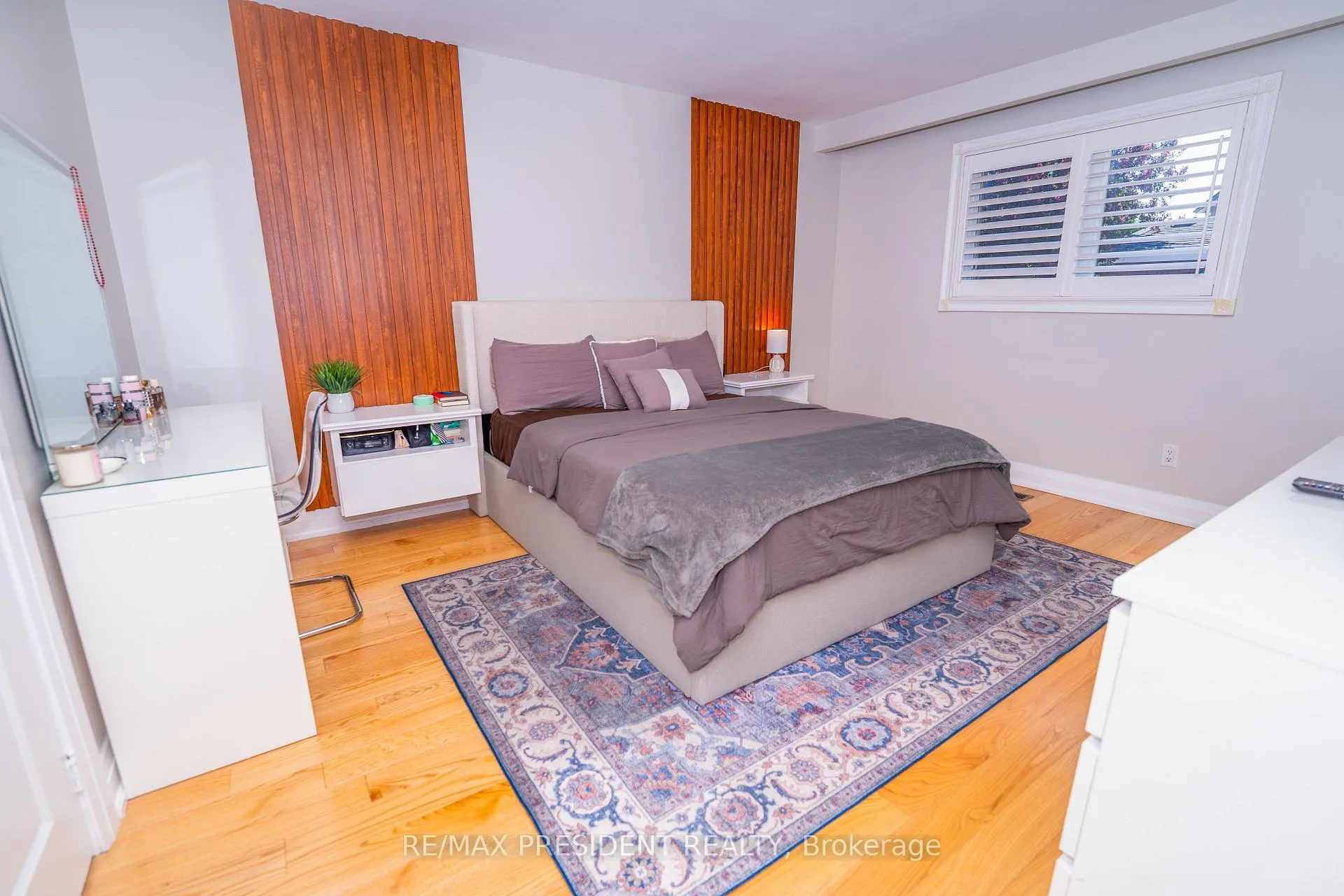 Photo 16 of 233 Rutherford Road N, Brampton, Madoc — HOMEH