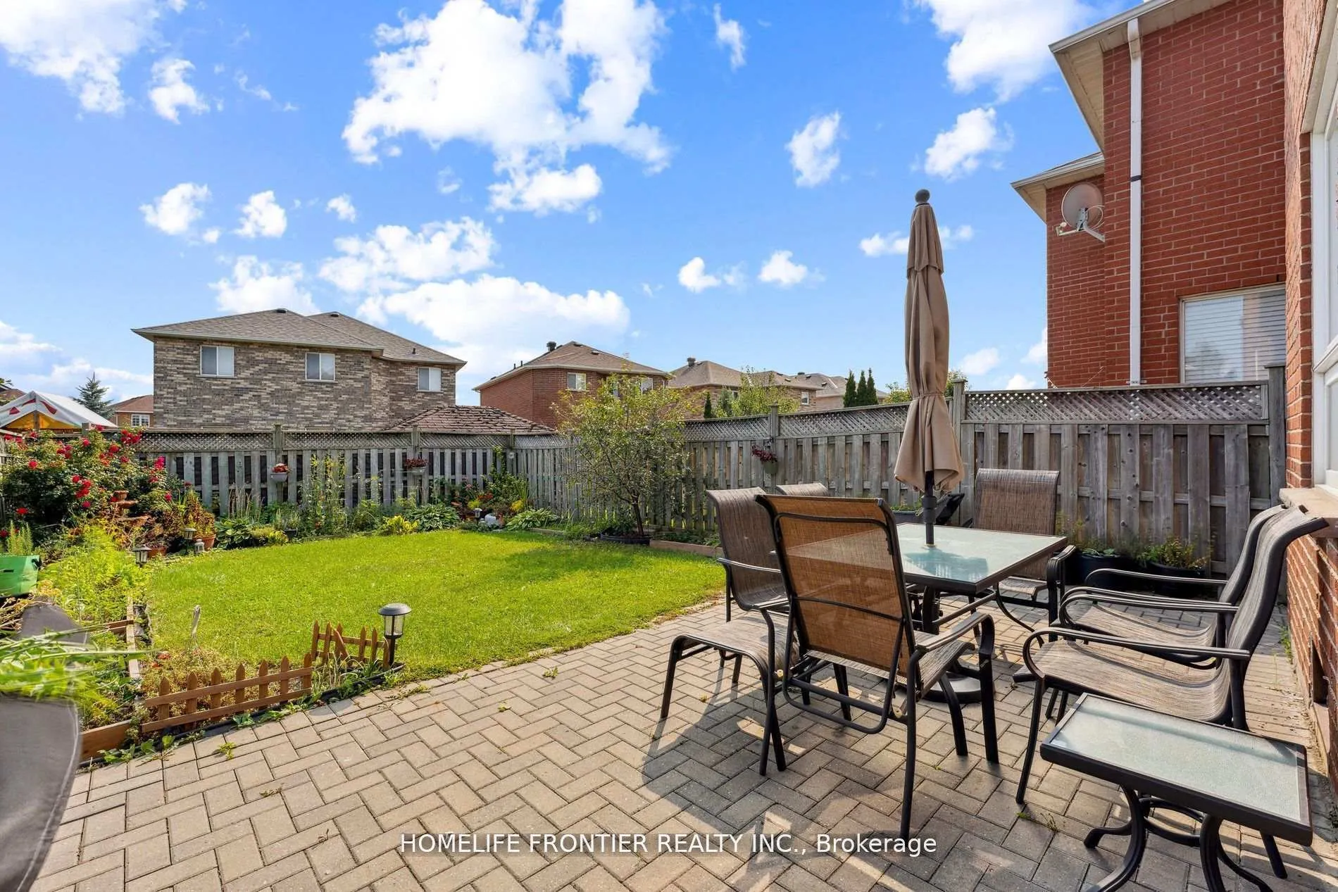 Photo 5 of 153 Purcell Crescent, Vaughan, Maple — HOMEH