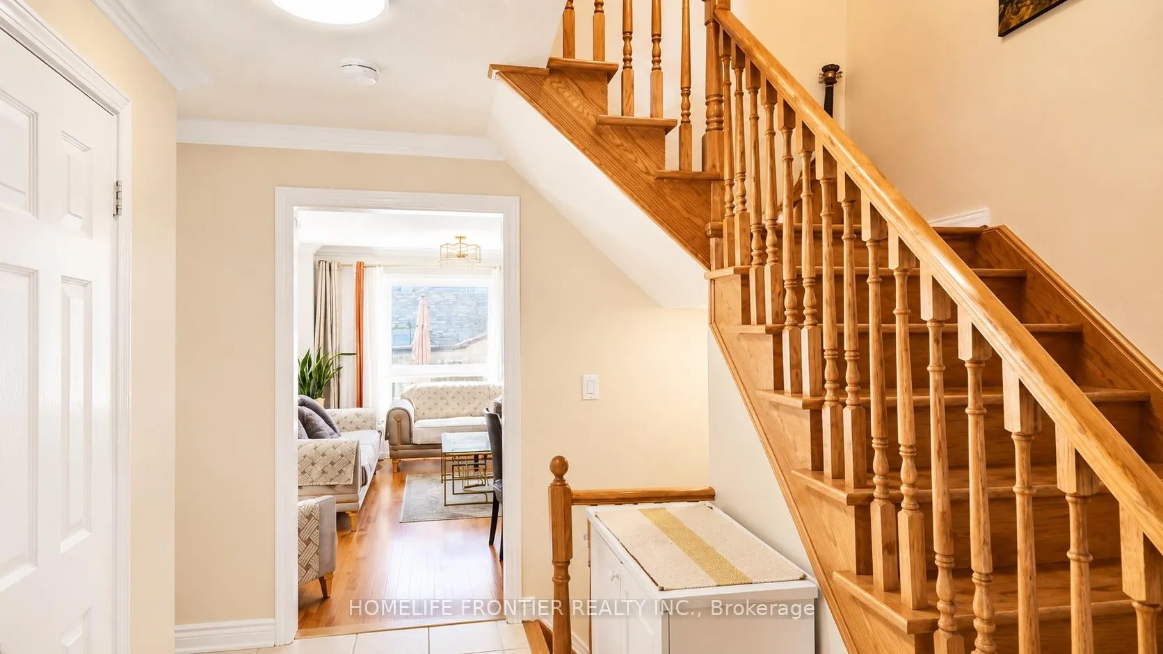 Photo 8 of 153 Purcell Crescent, Vaughan, Maple — HOMEH