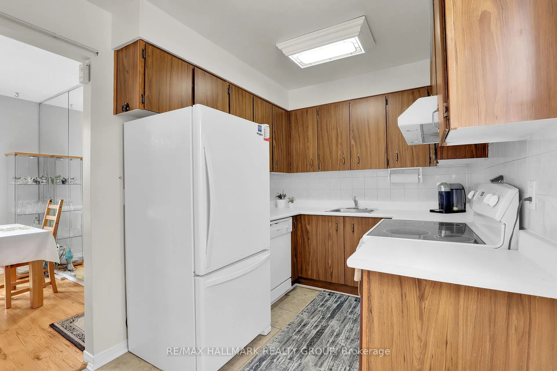 Photo 7 of 730 Malibu Terrace, Ottawa, Courtland Park — HOMEH
