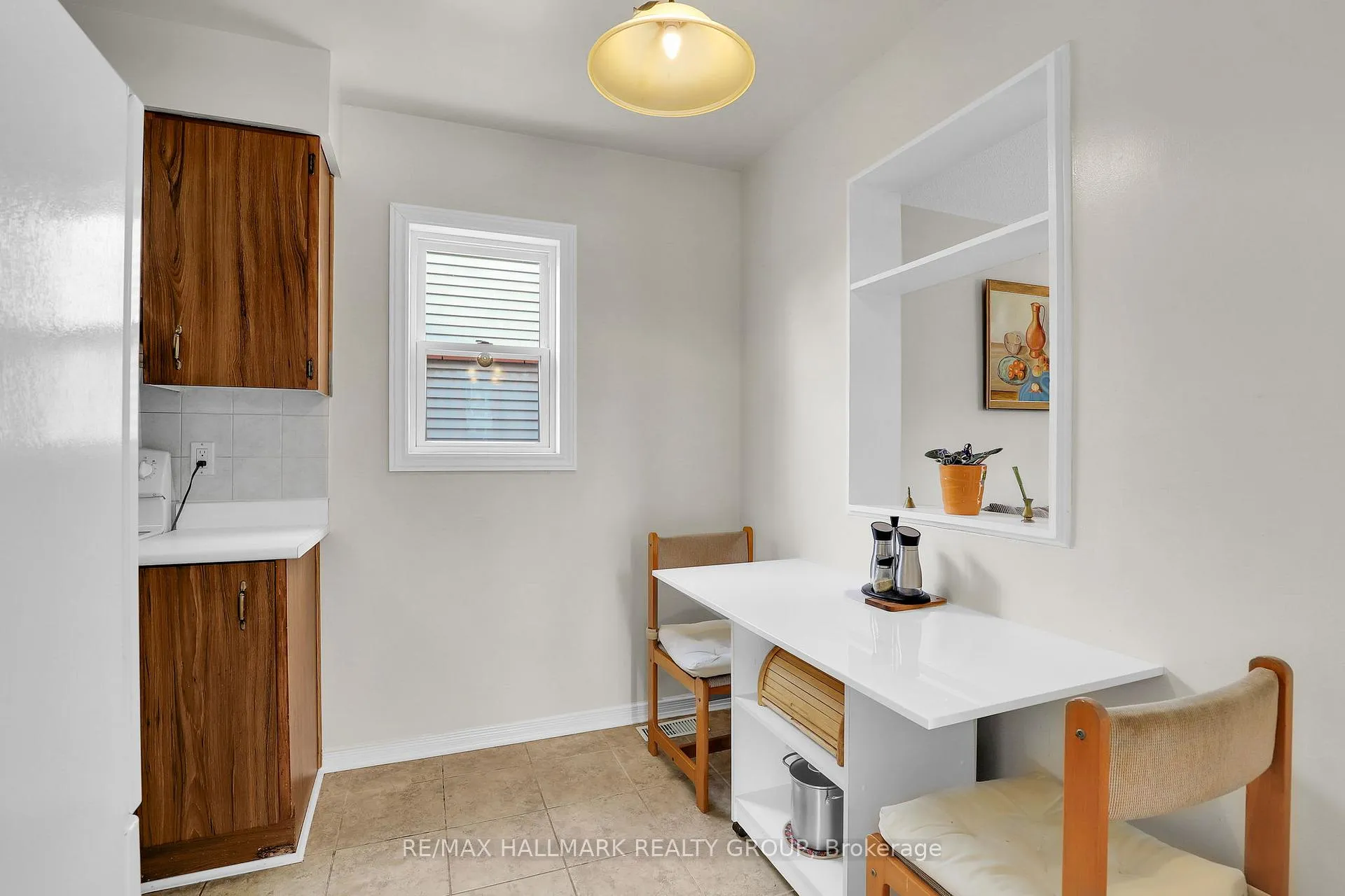 Photo 8 of 730 Malibu Terrace, Ottawa, Courtland Park — HOMEH