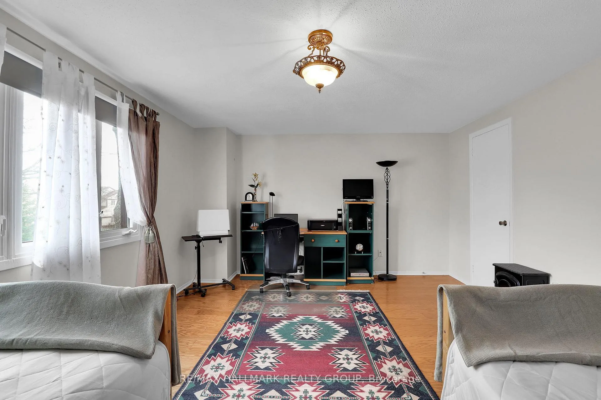 Photo 12 of 730 Malibu Terrace, Ottawa, Courtland Park — HOMEH