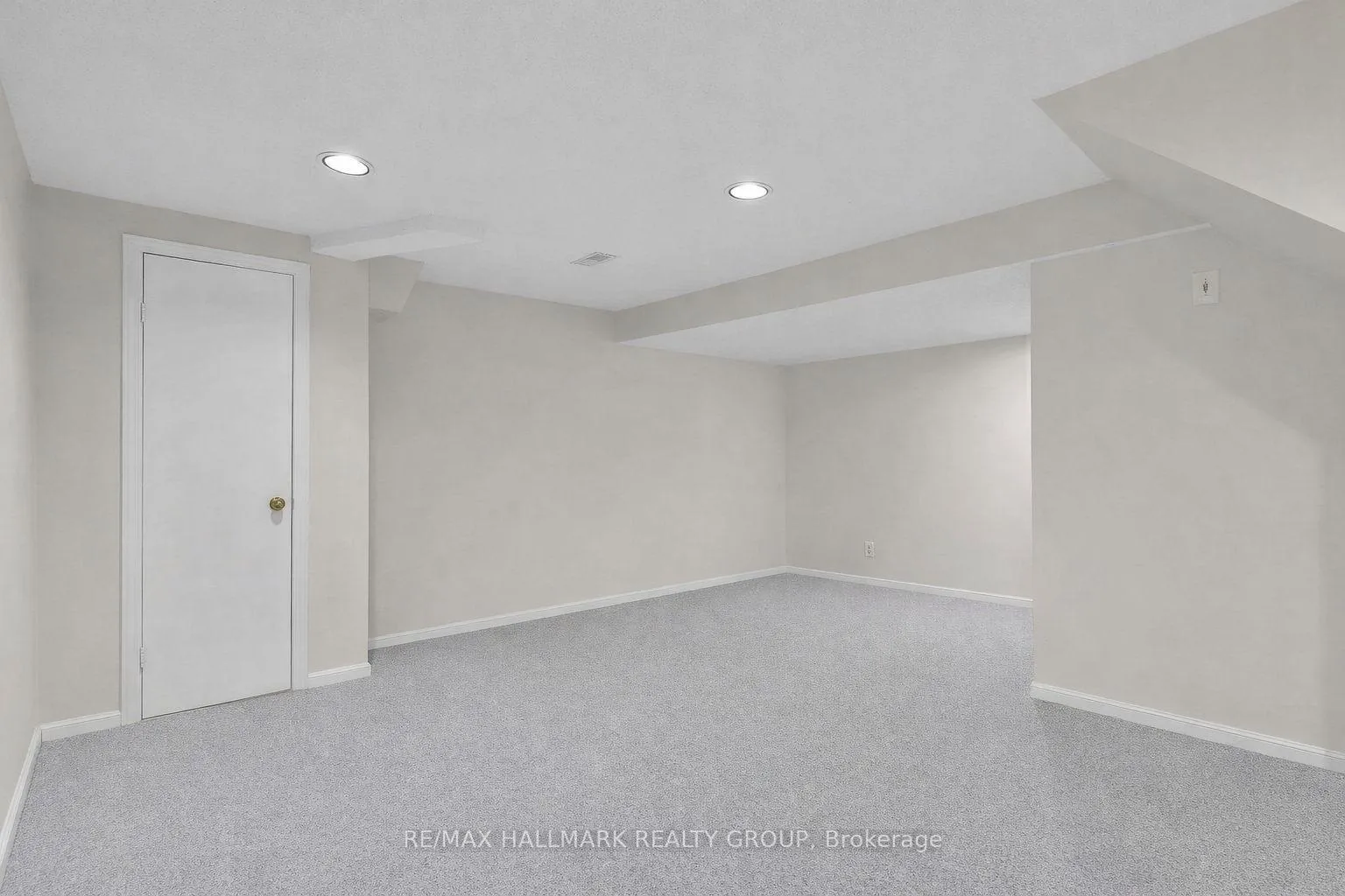 Photo 20 of 730 Malibu Terrace, Ottawa, Courtland Park — HOMEH
