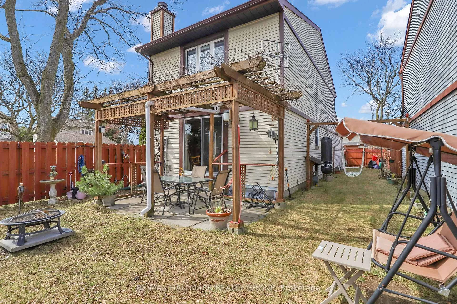 Photo 24 of 730 Malibu Terrace, Ottawa, Courtland Park — HOMEH
