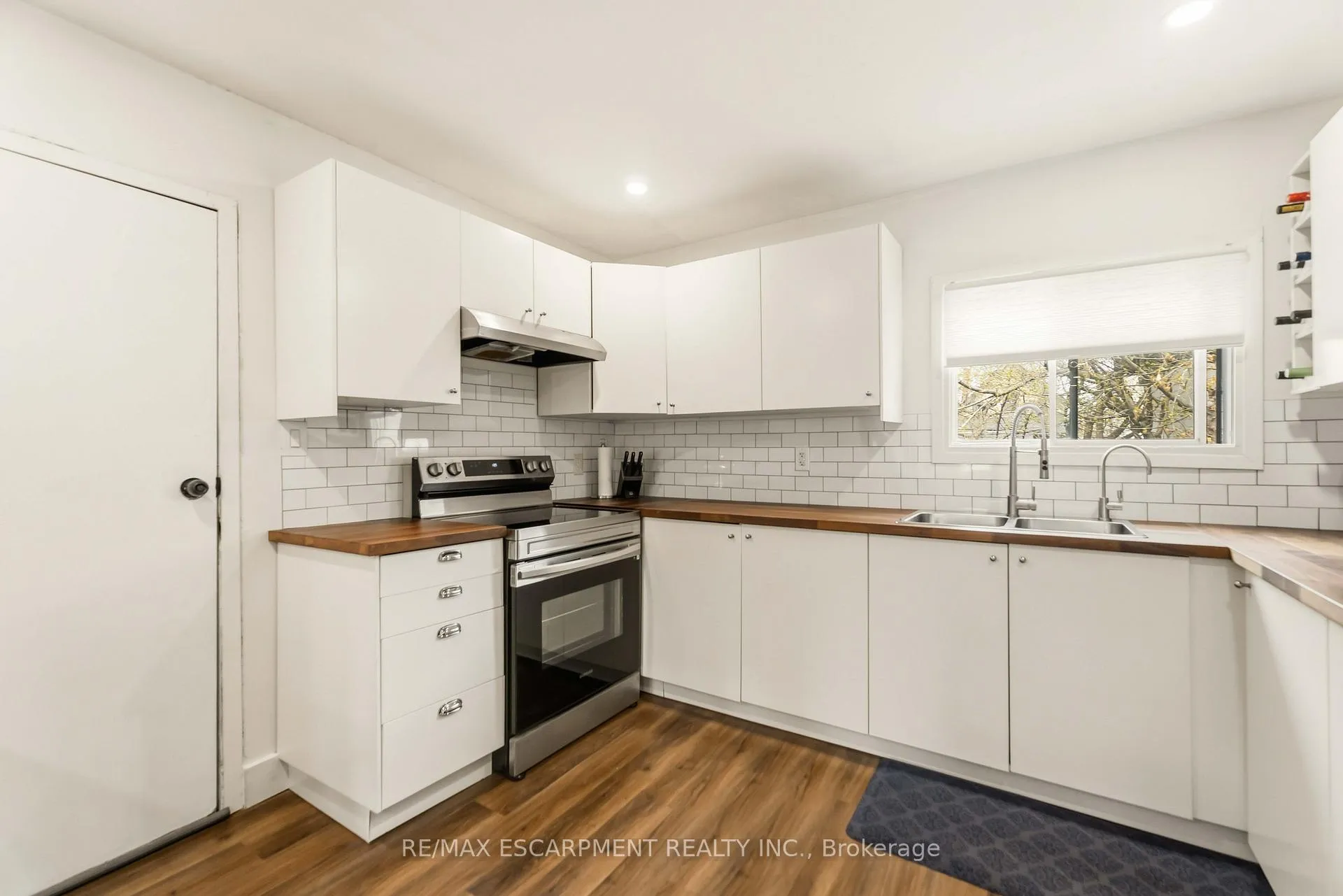 Photo 9 of 27 Edinburgh Avenue, Hamilton, Crown Point — HOMEH