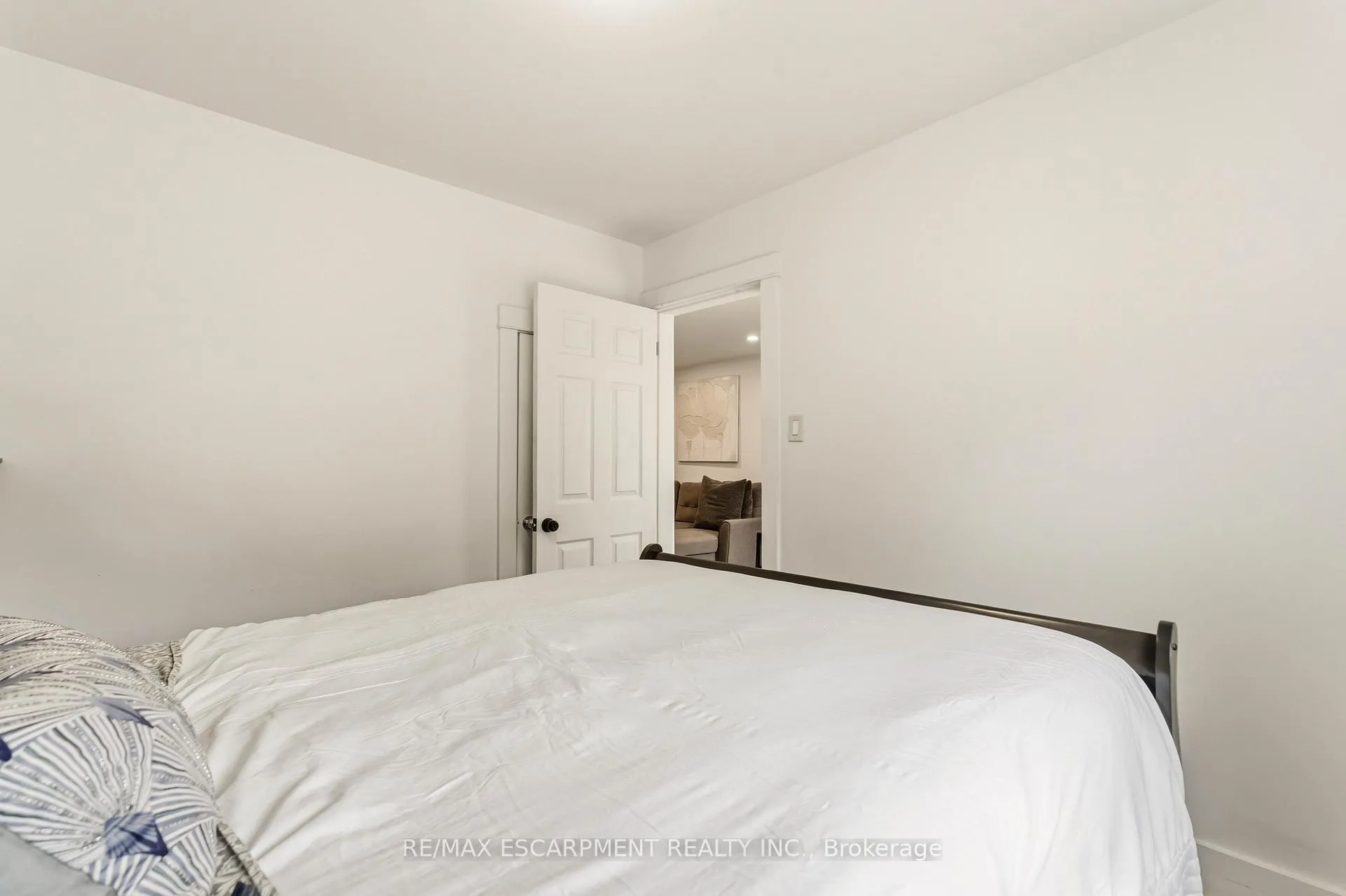 Photo 12 of 27 Edinburgh Avenue, Hamilton, Crown Point — HOMEH