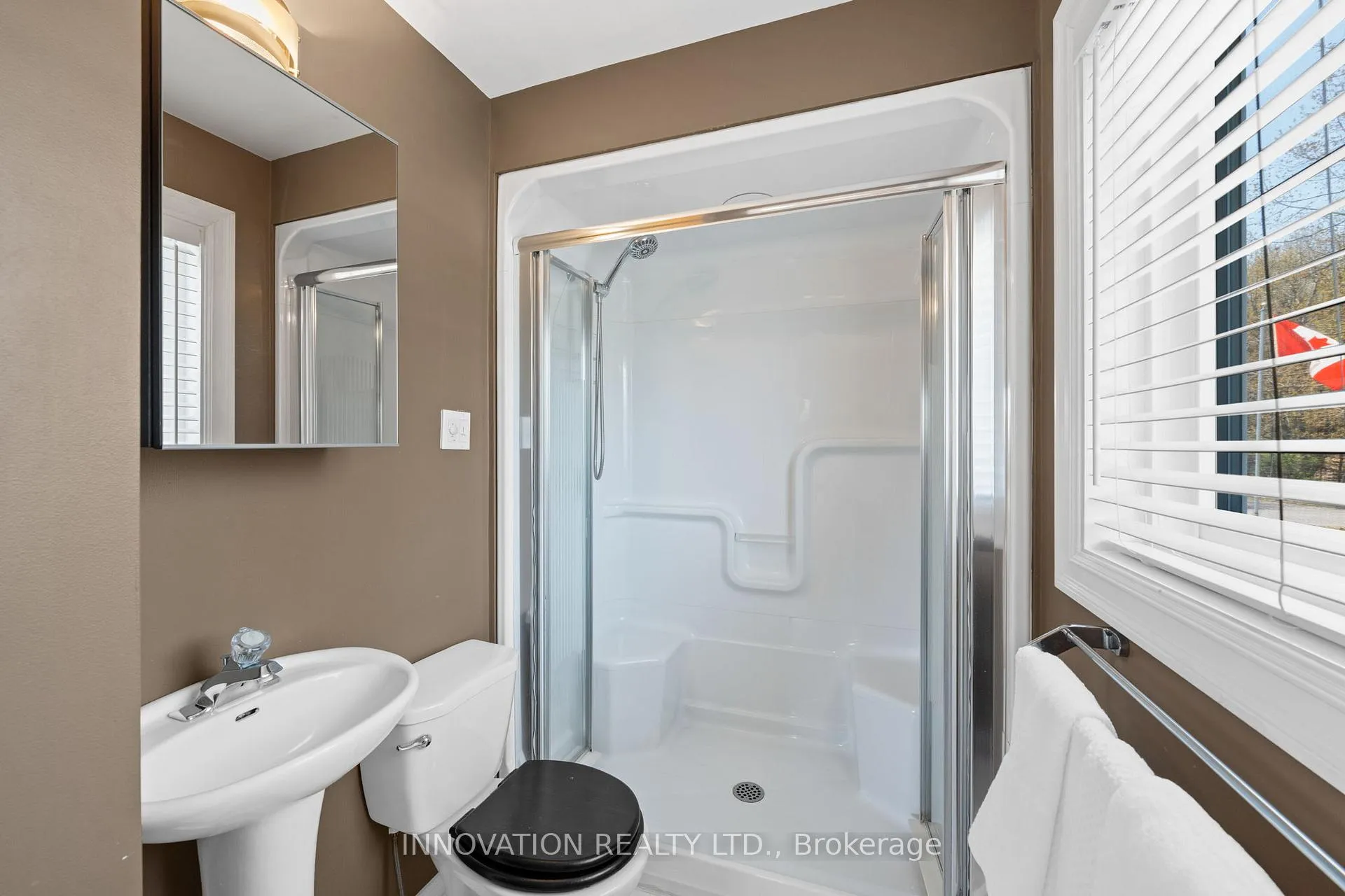 Photo 18 of 102 Fireside Drive, Ottawa, Constance Bay — HOMEH
