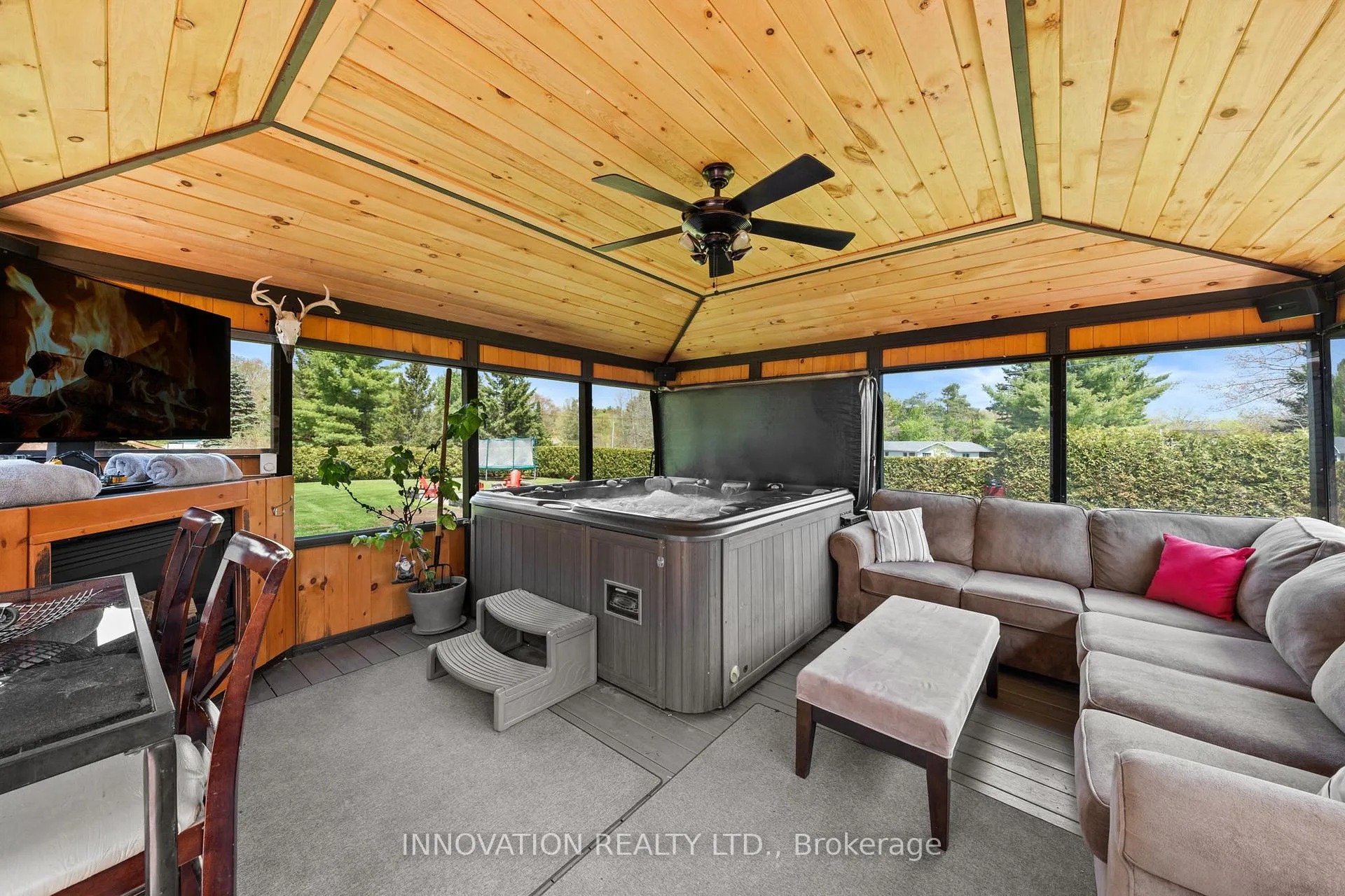 Photo 35 of 102 Fireside Drive, Ottawa, Constance Bay — HOMEH