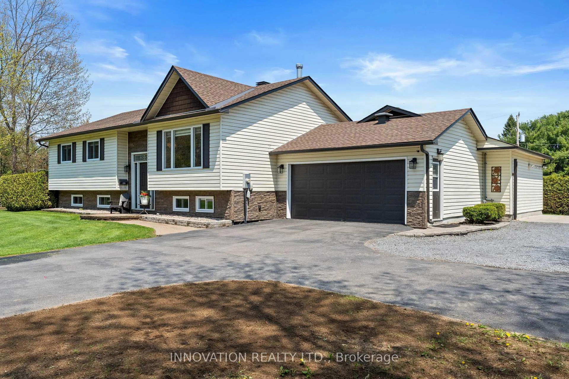 Photo 3 of 102 Fireside Drive, Ottawa, Constance Bay — HOMEH