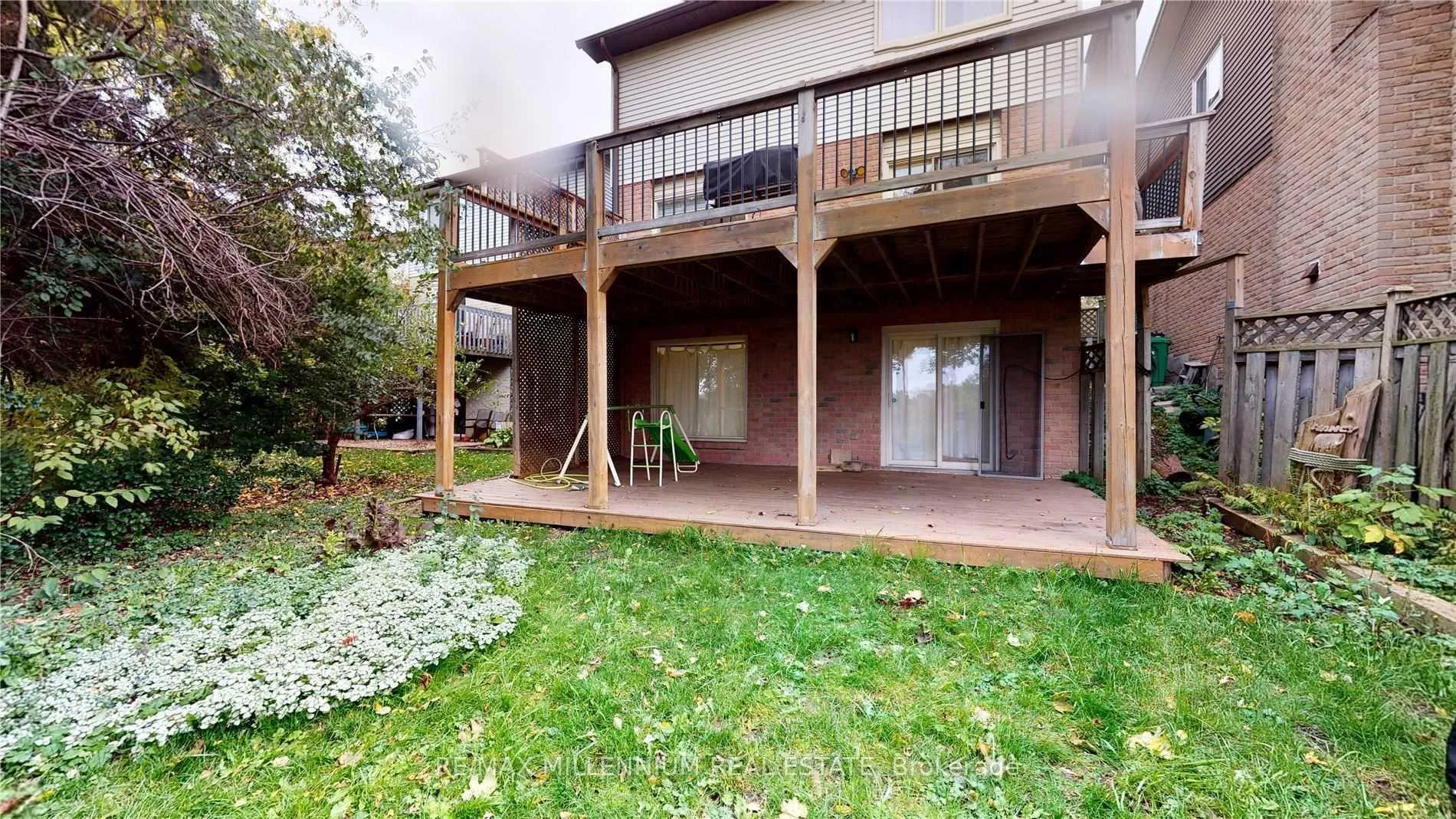 Photo 3 of 8 Dalzell Avenue, Brampton, Heart Lake West — HOMEH