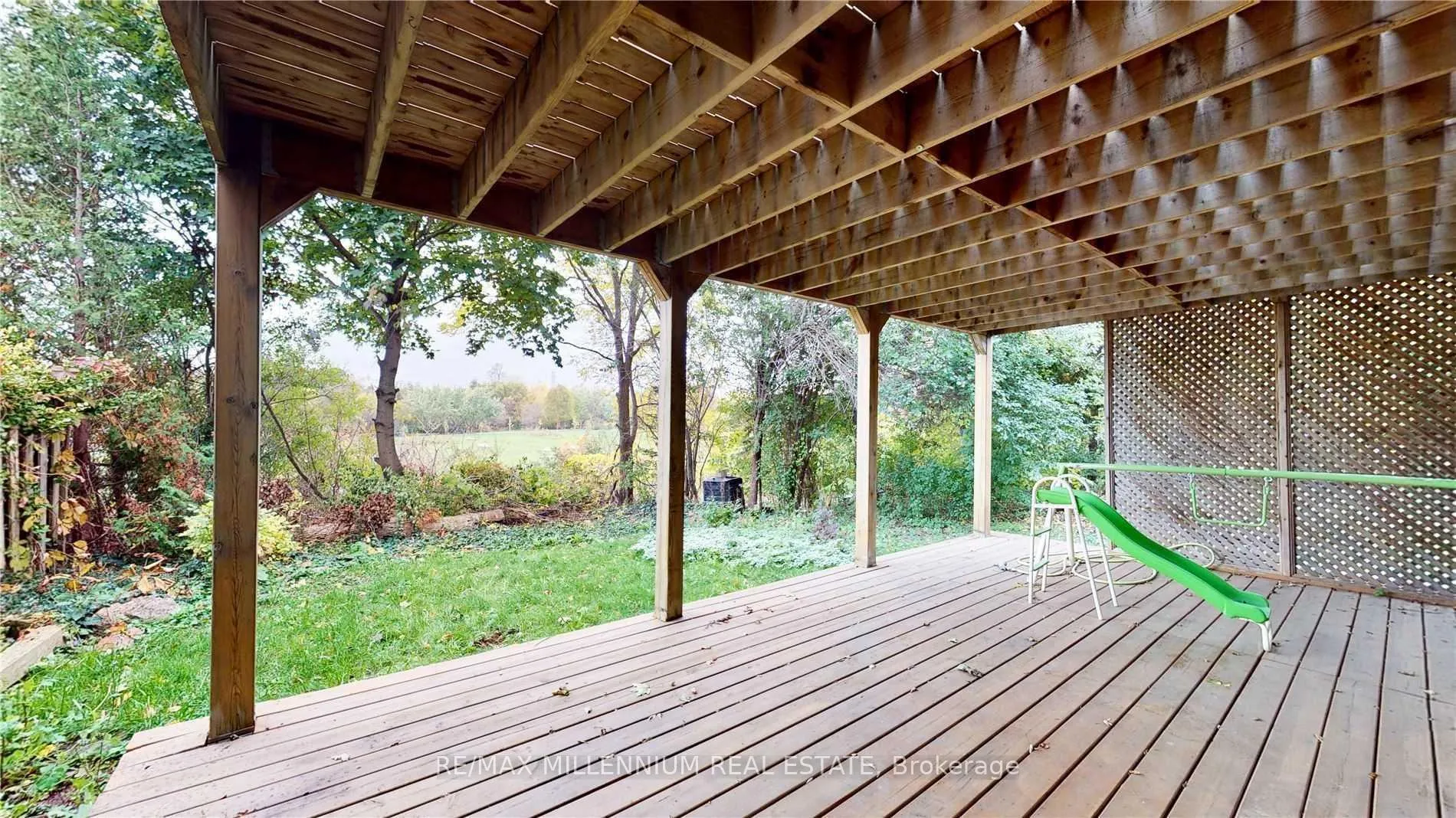 Photo 13 of 8 Dalzell Avenue, Brampton, Heart Lake West — HOMEH