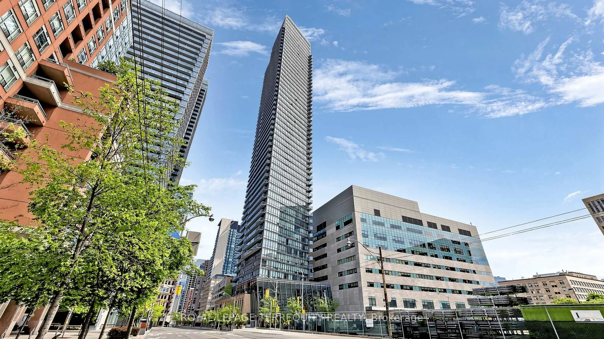 Photo 2 of Unit 2710, 832 Bay Street, Toronto, Bay Street Corridor — HOMEH