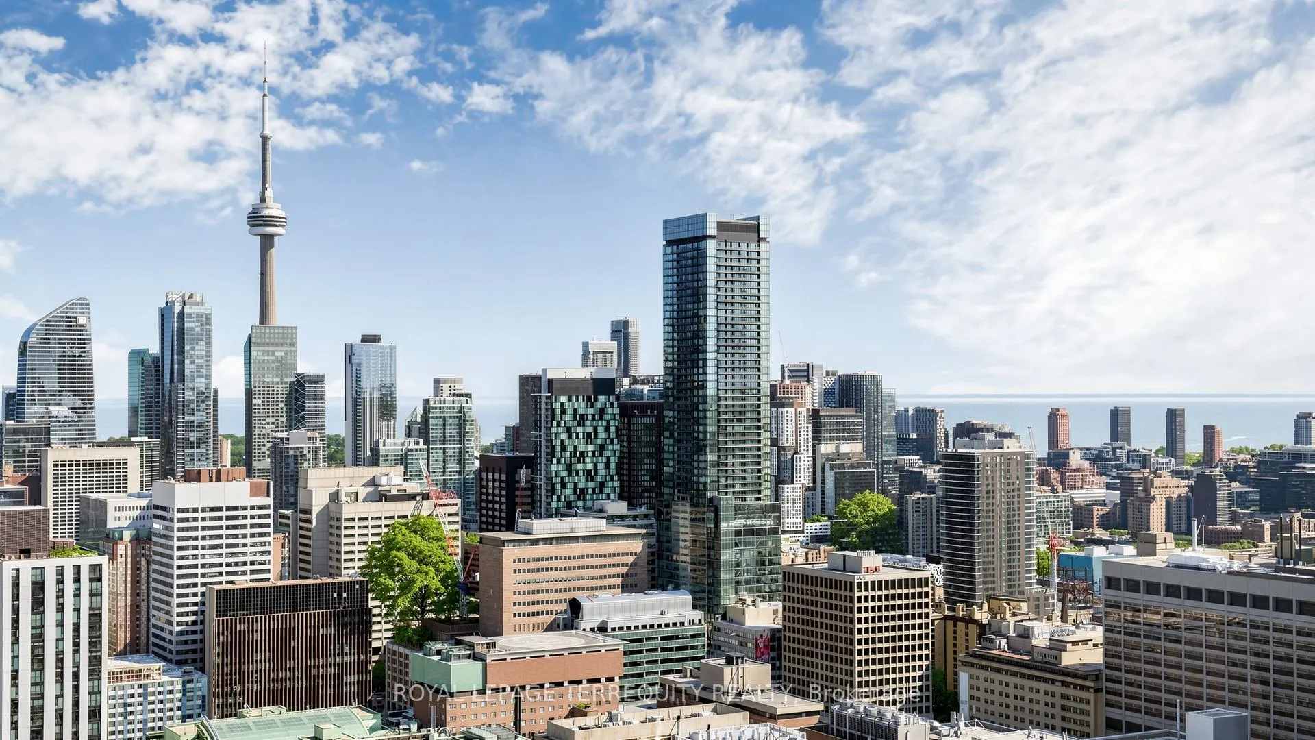 Photo 3 of Unit 2710, 832 Bay Street, Toronto, Bay Street Corridor — HOMEH