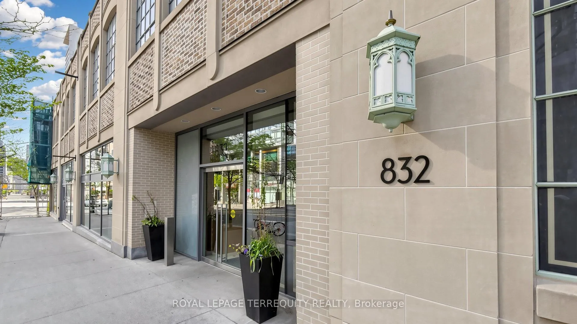 Photo 6 of Unit 2710, 832 Bay Street, Toronto, Bay Street Corridor — HOMEH