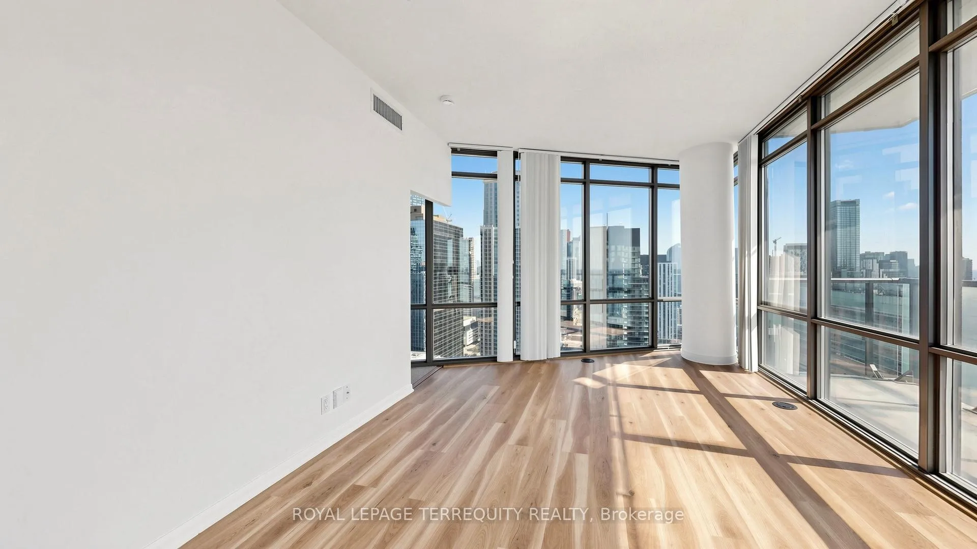 Photo 11 of Unit 2710, 832 Bay Street, Toronto, Bay Street Corridor — HOMEH