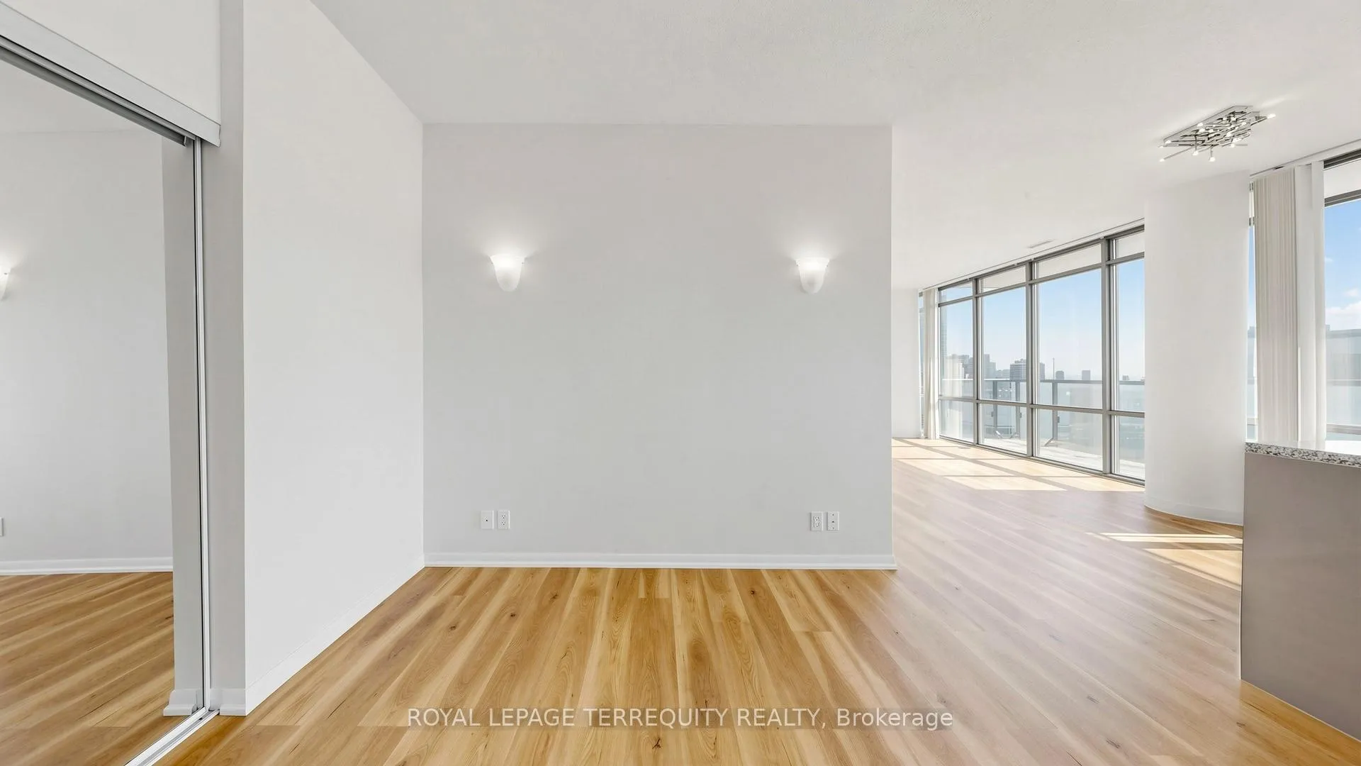 Photo 23 of Unit 2710, 832 Bay Street, Toronto, Bay Street Corridor — HOMEH