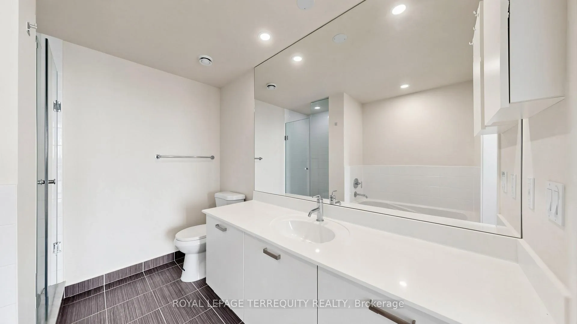 Photo 29 of Unit 2710, 832 Bay Street, Toronto, Bay Street Corridor — HOMEH