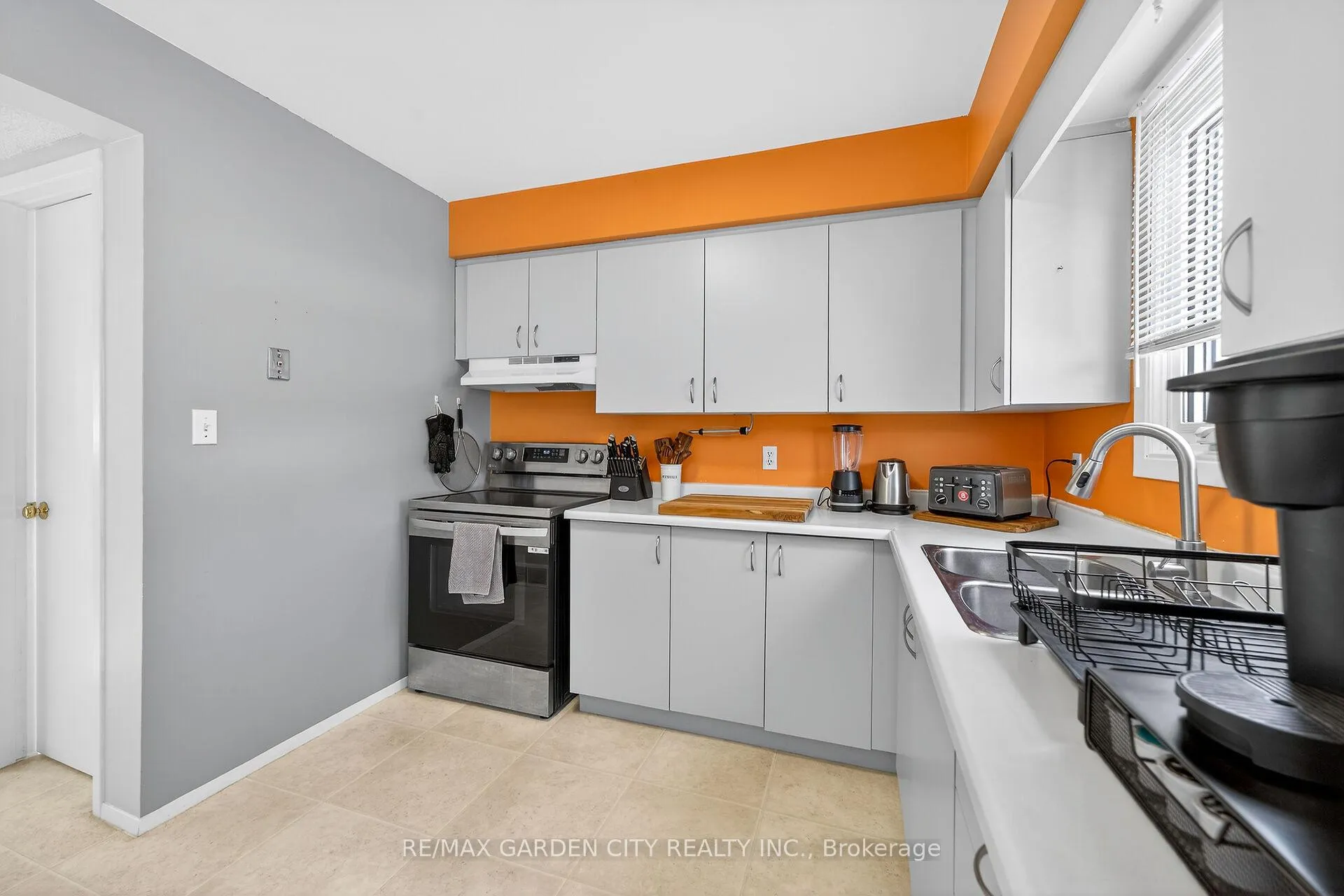Photo 13 of 6479 Malibu Drive, Niagara Falls, Dorchester — HOMEH