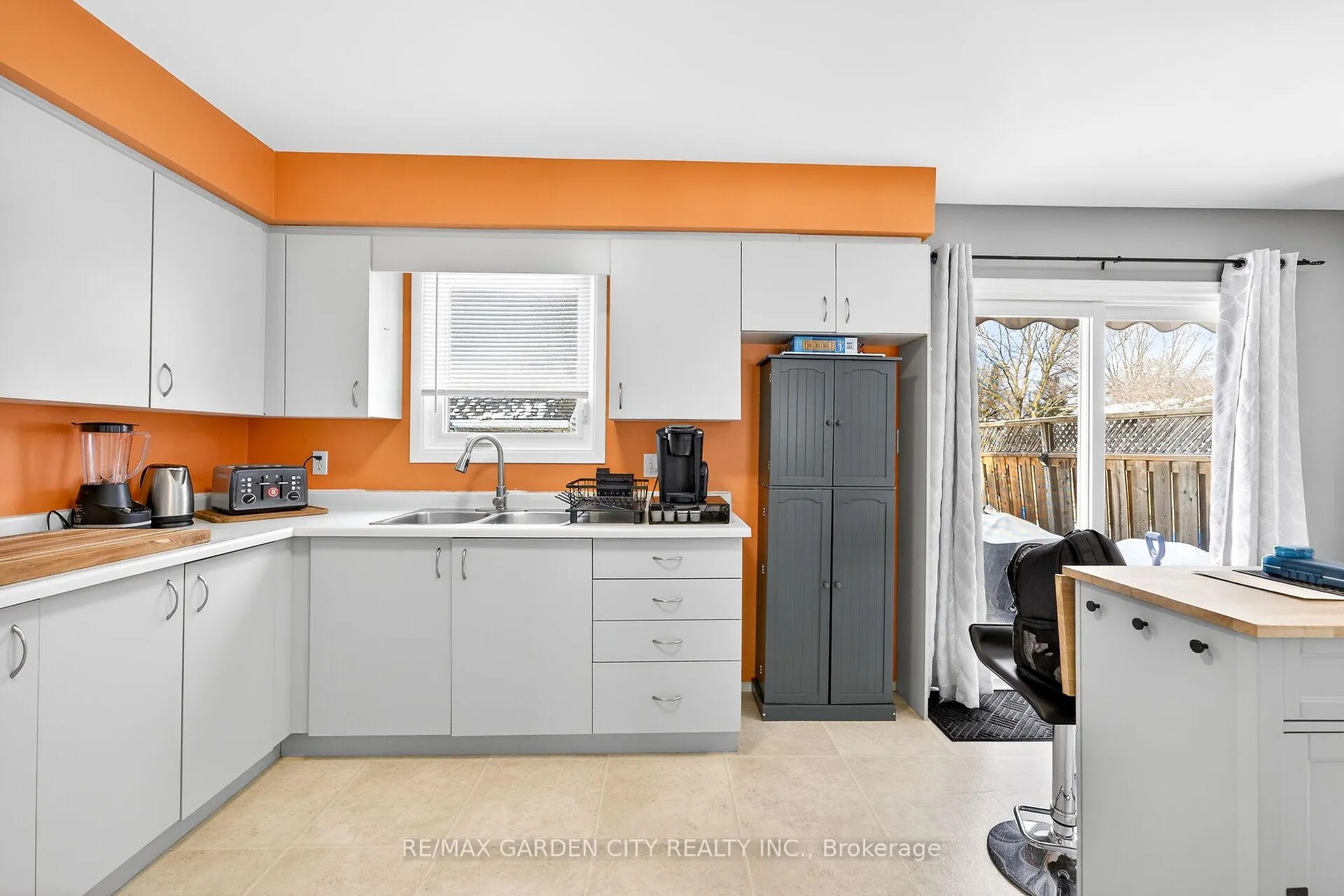 Photo 14 of 6479 Malibu Drive, Niagara Falls, Dorchester — HOMEH