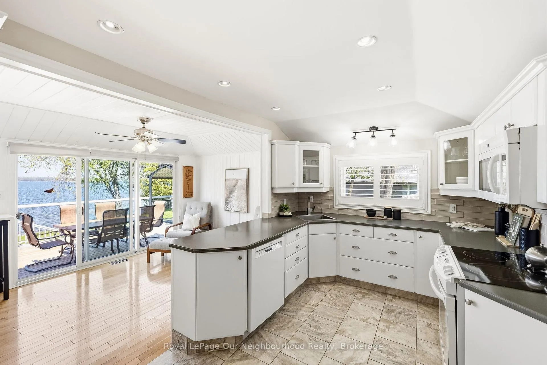Photo 9 of 1354 Island View Drive, Selwyn — HOMEH