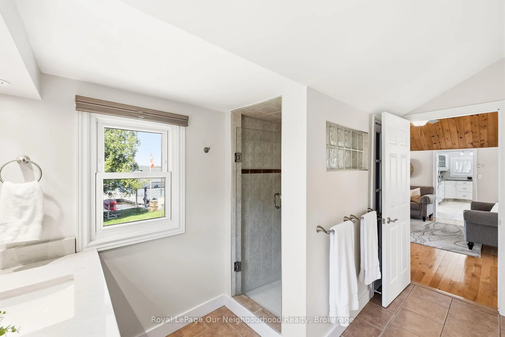 Photo 18 of 1354 Island View Drive, Selwyn — HOMEH