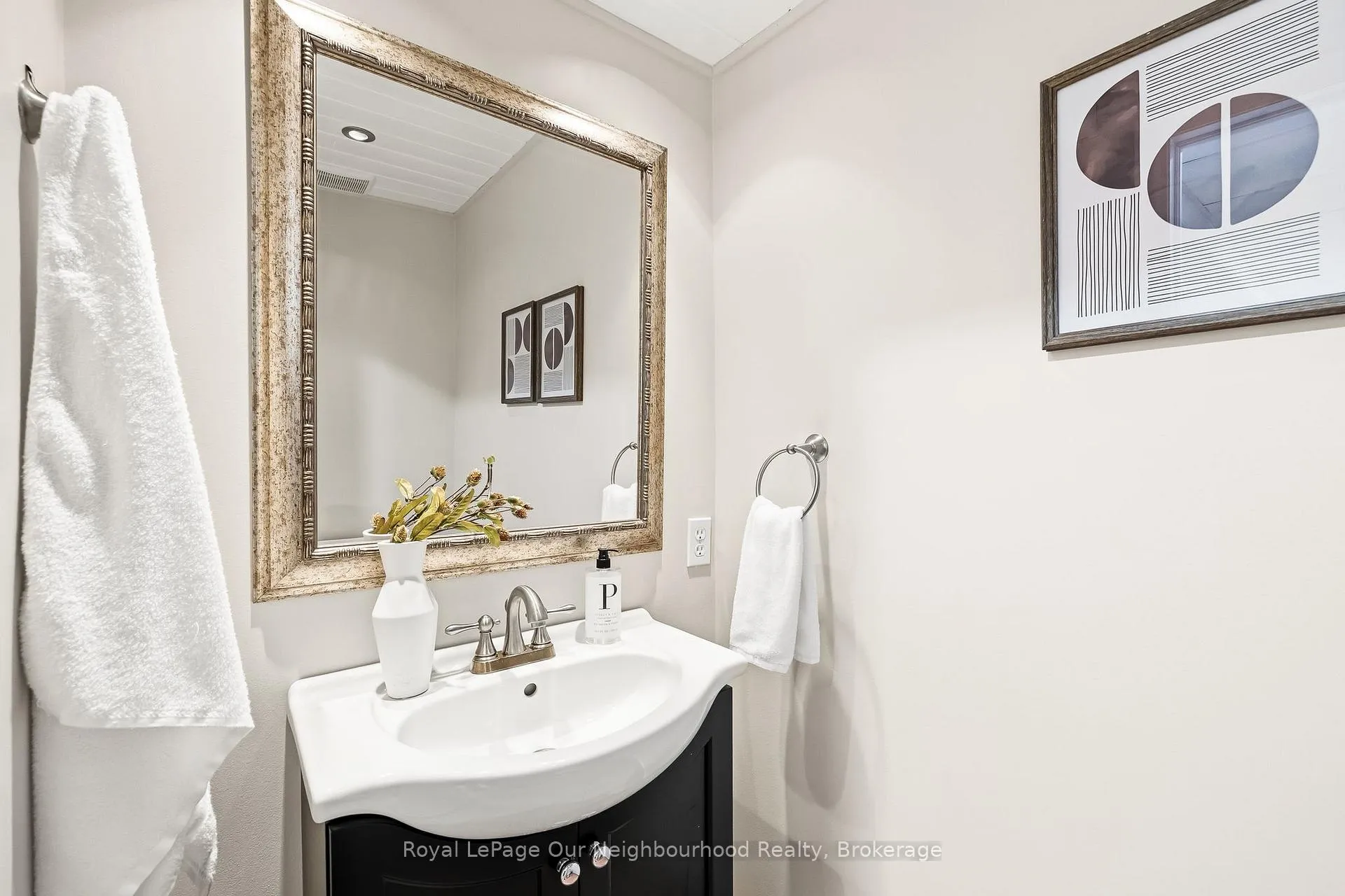 Photo 20 of 1354 Island View Drive, Selwyn — HOMEH