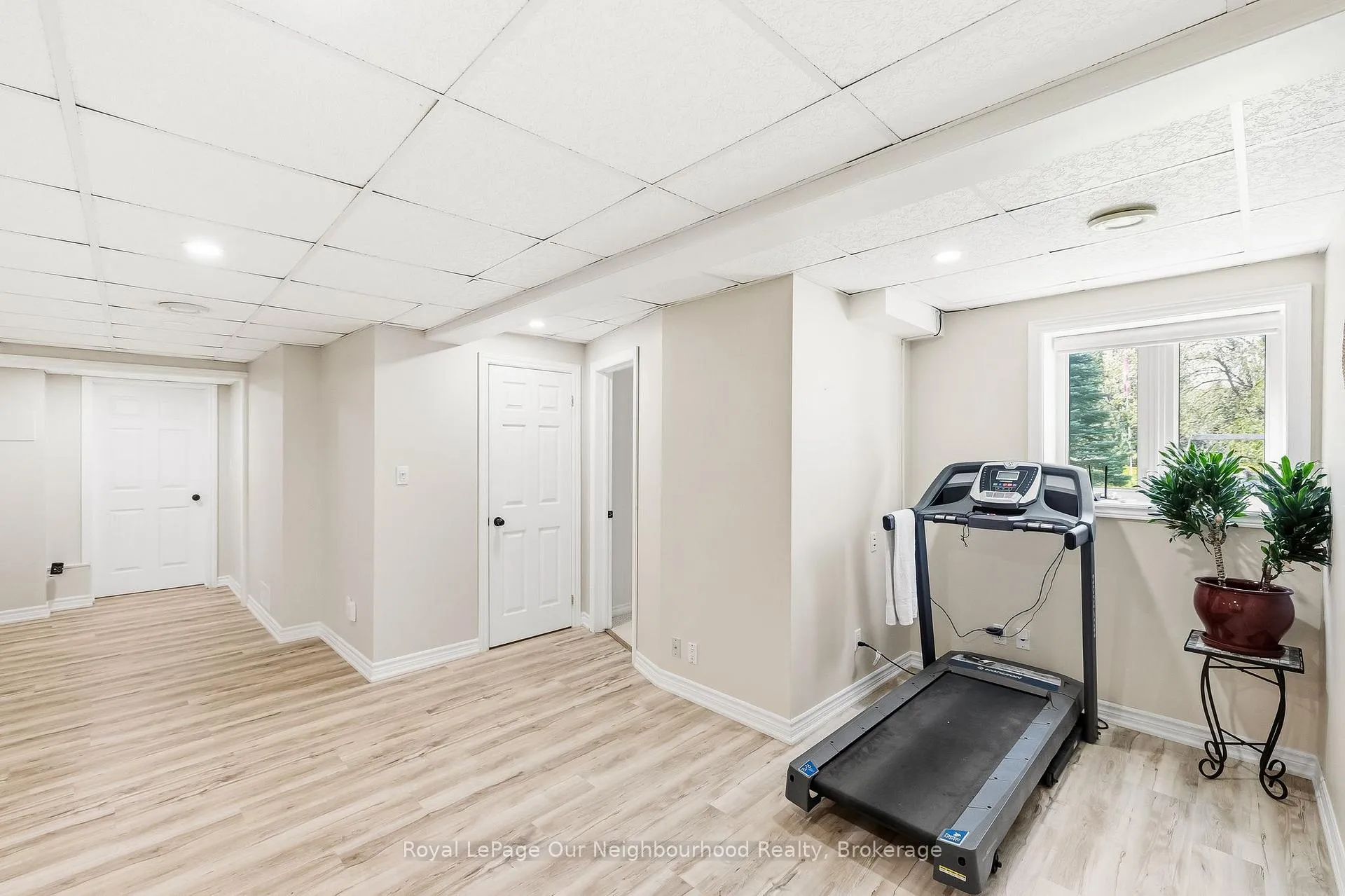 Photo 25 of 1354 Island View Drive, Selwyn — HOMEH